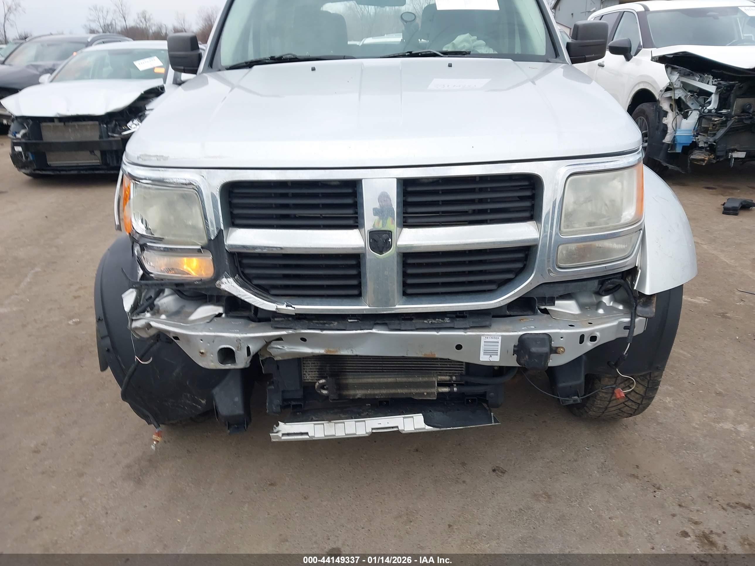 DODGE NITRO image 6