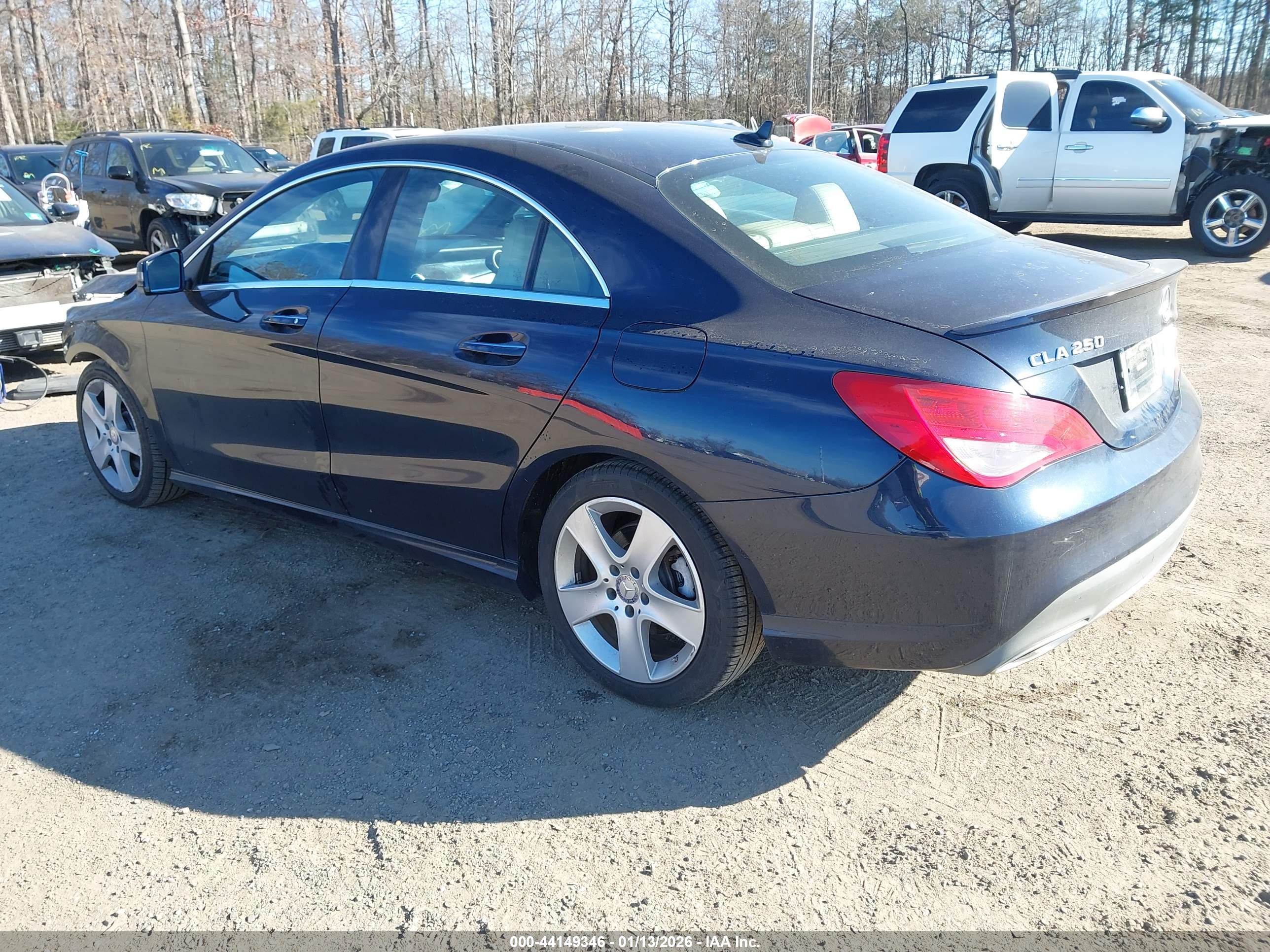 MERCEDES-BENZ CLA image 3