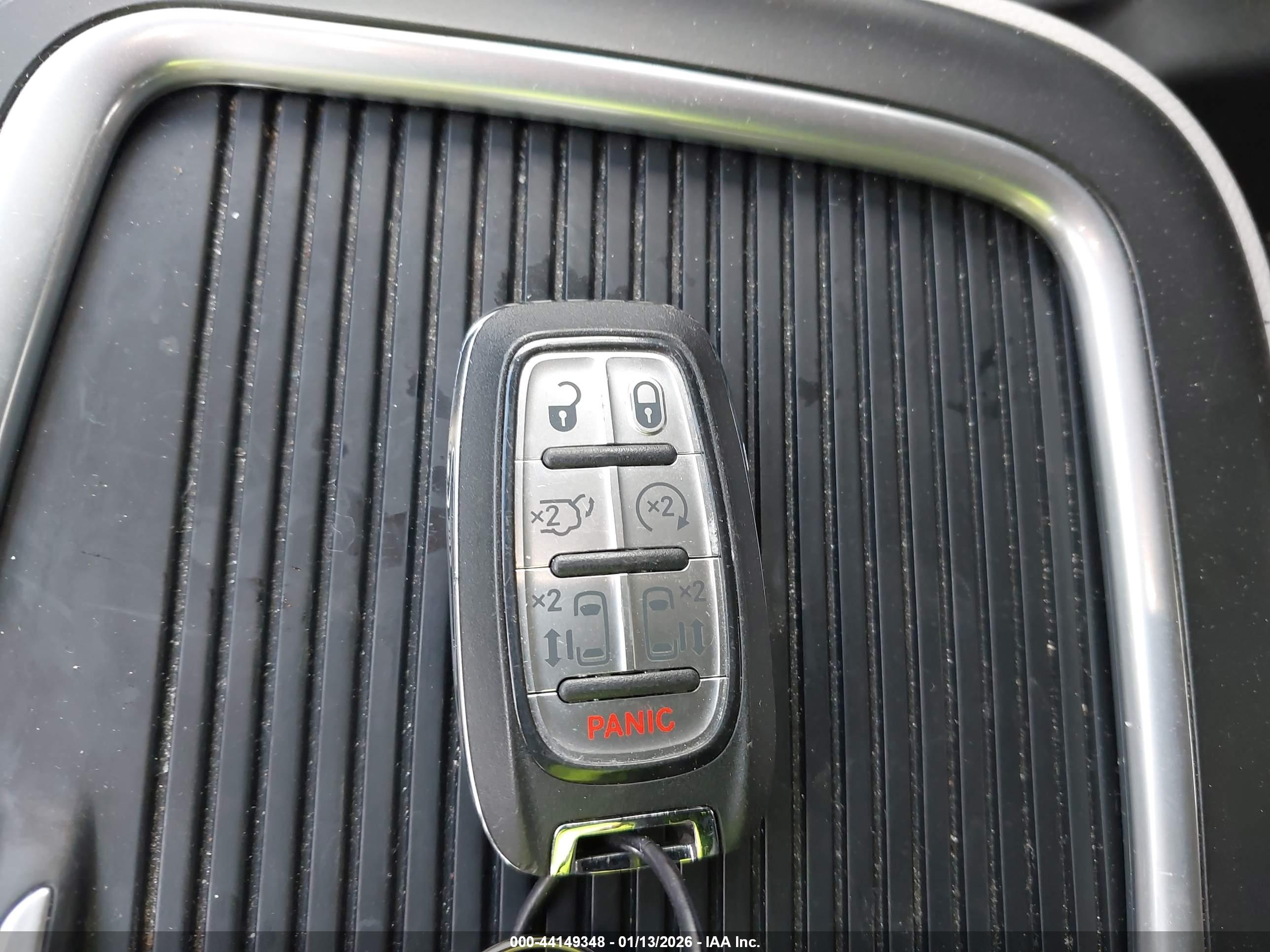 CHRYSLER PACIFICA image 11