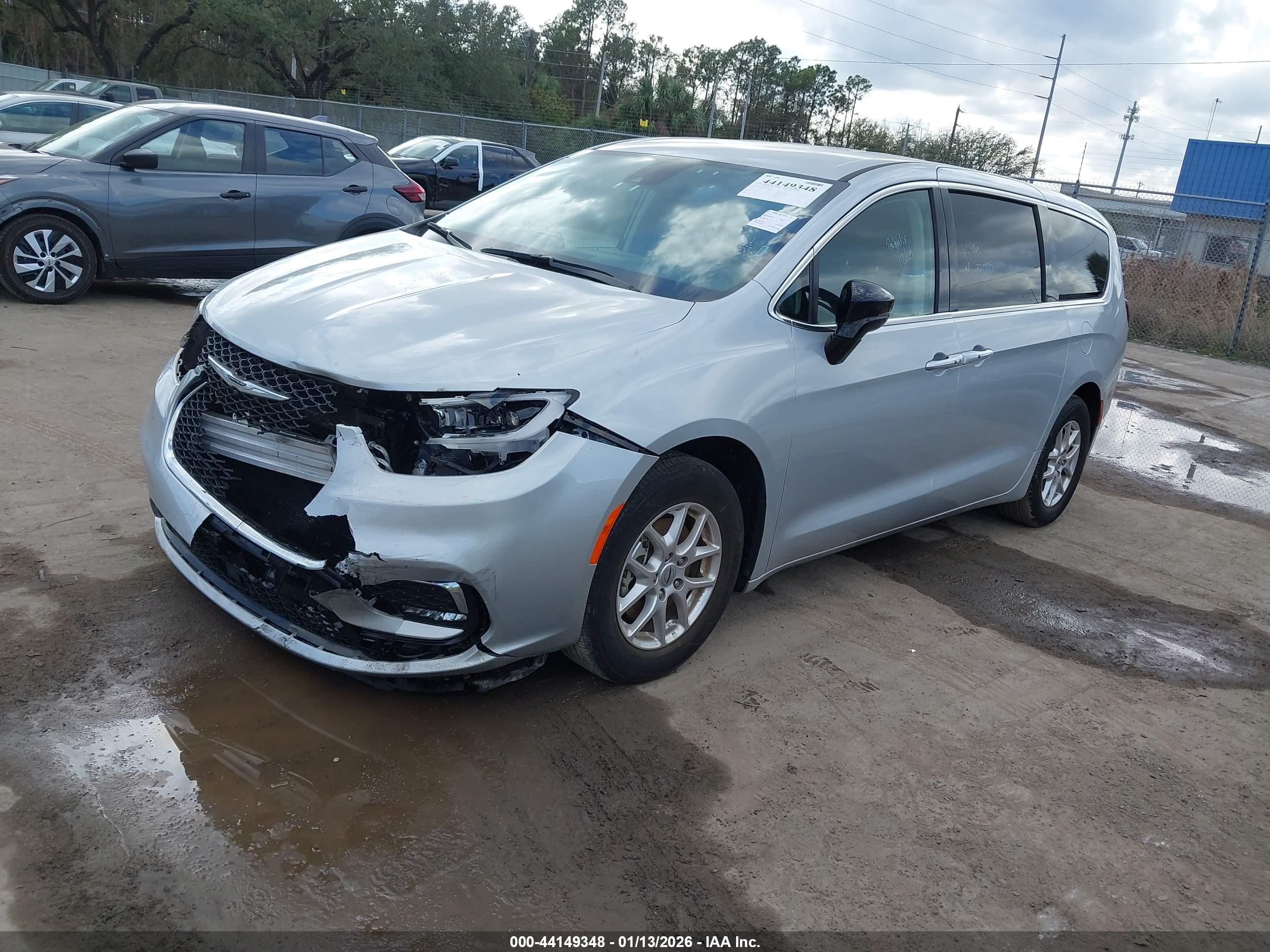 CHRYSLER PACIFICA image 2