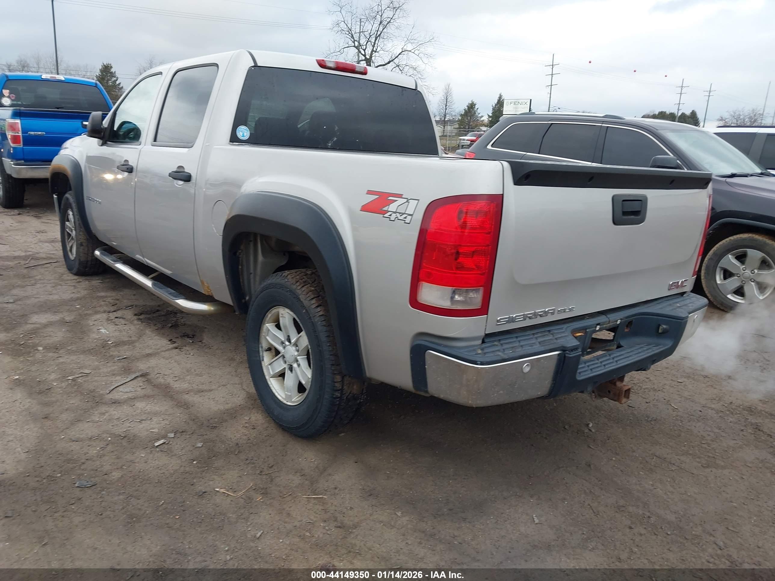 GMC SIERRA image 3