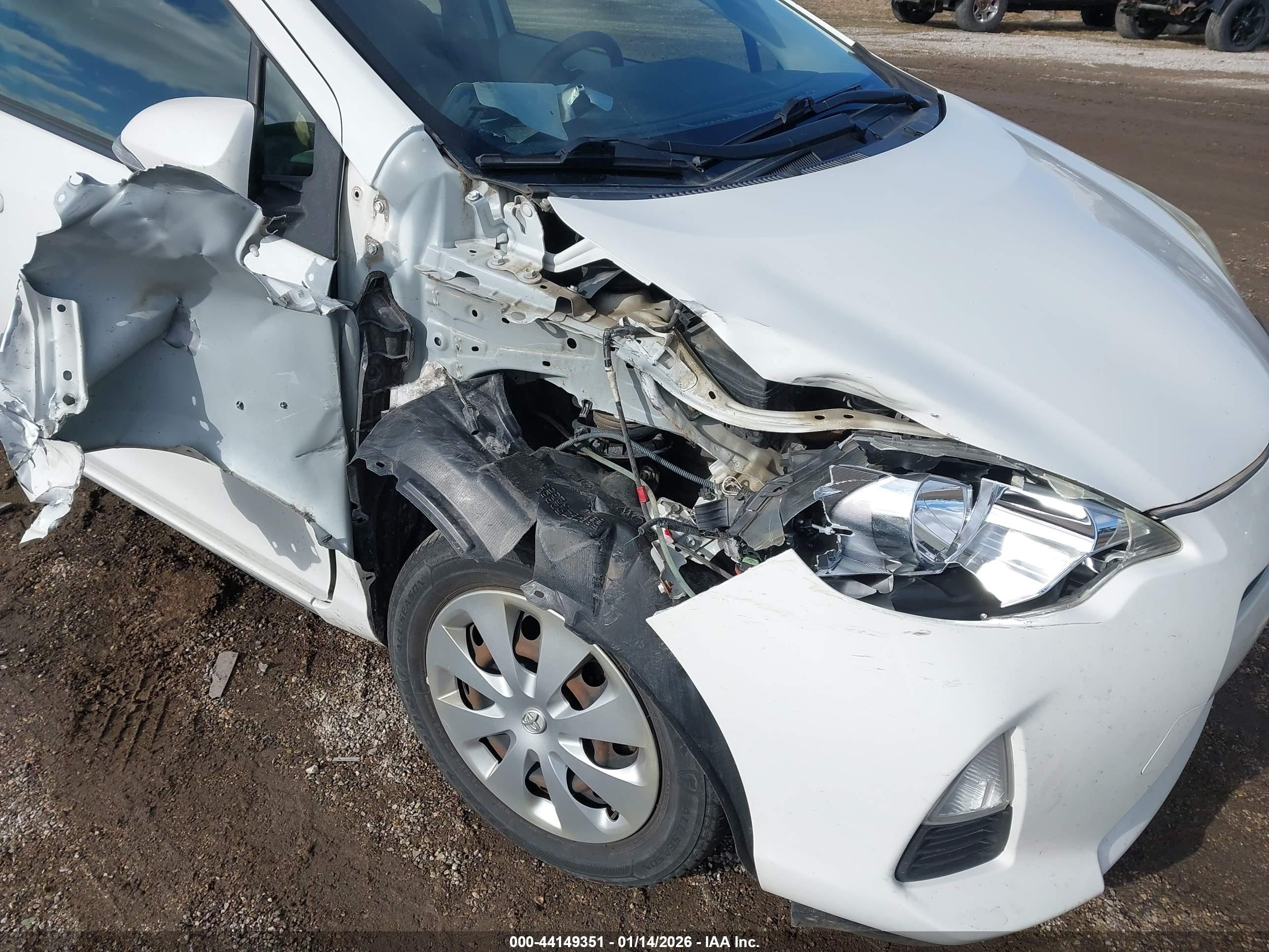 TOYOTA PRIUS image 6