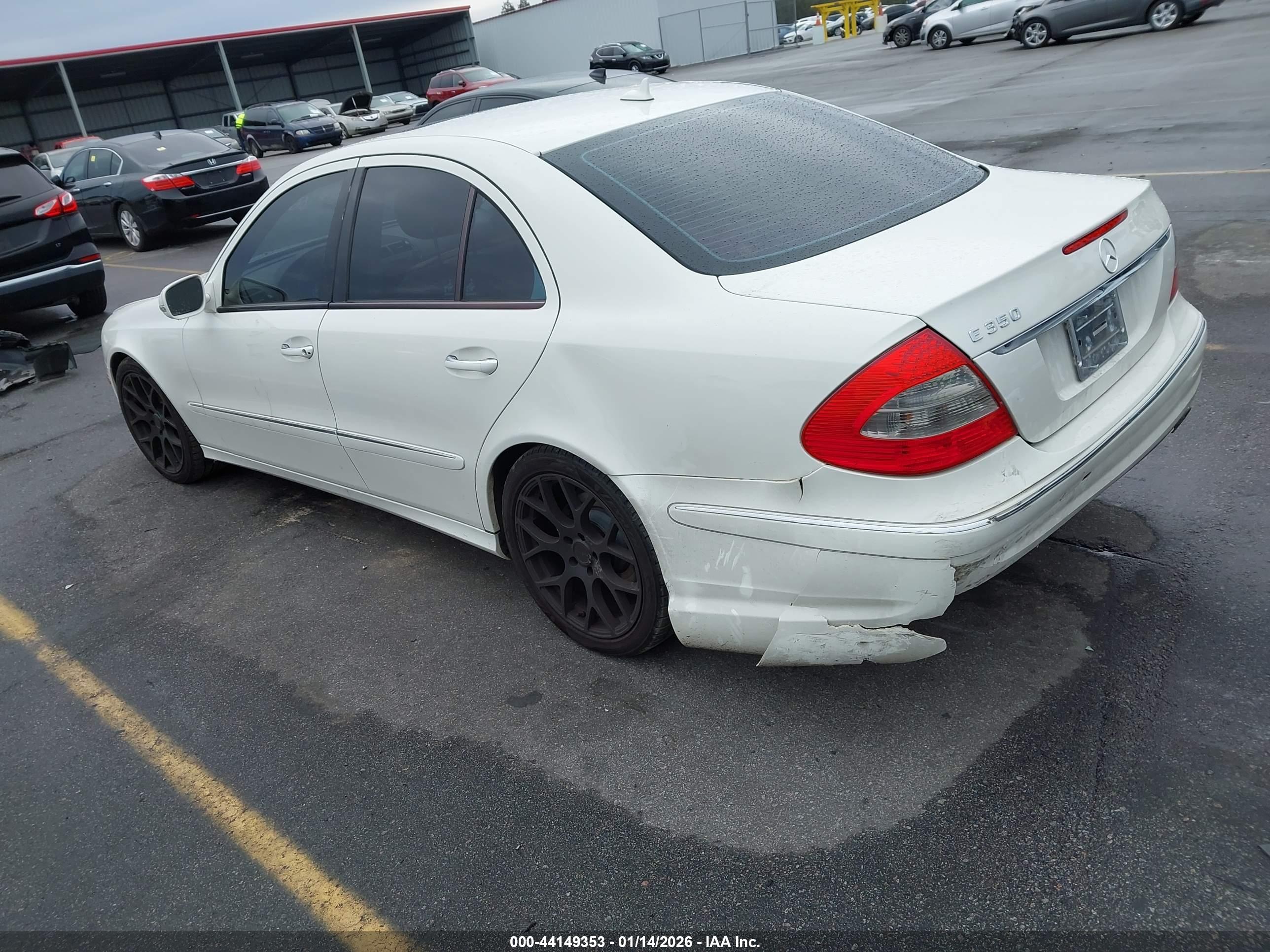MERCEDES-BENZ E image 3