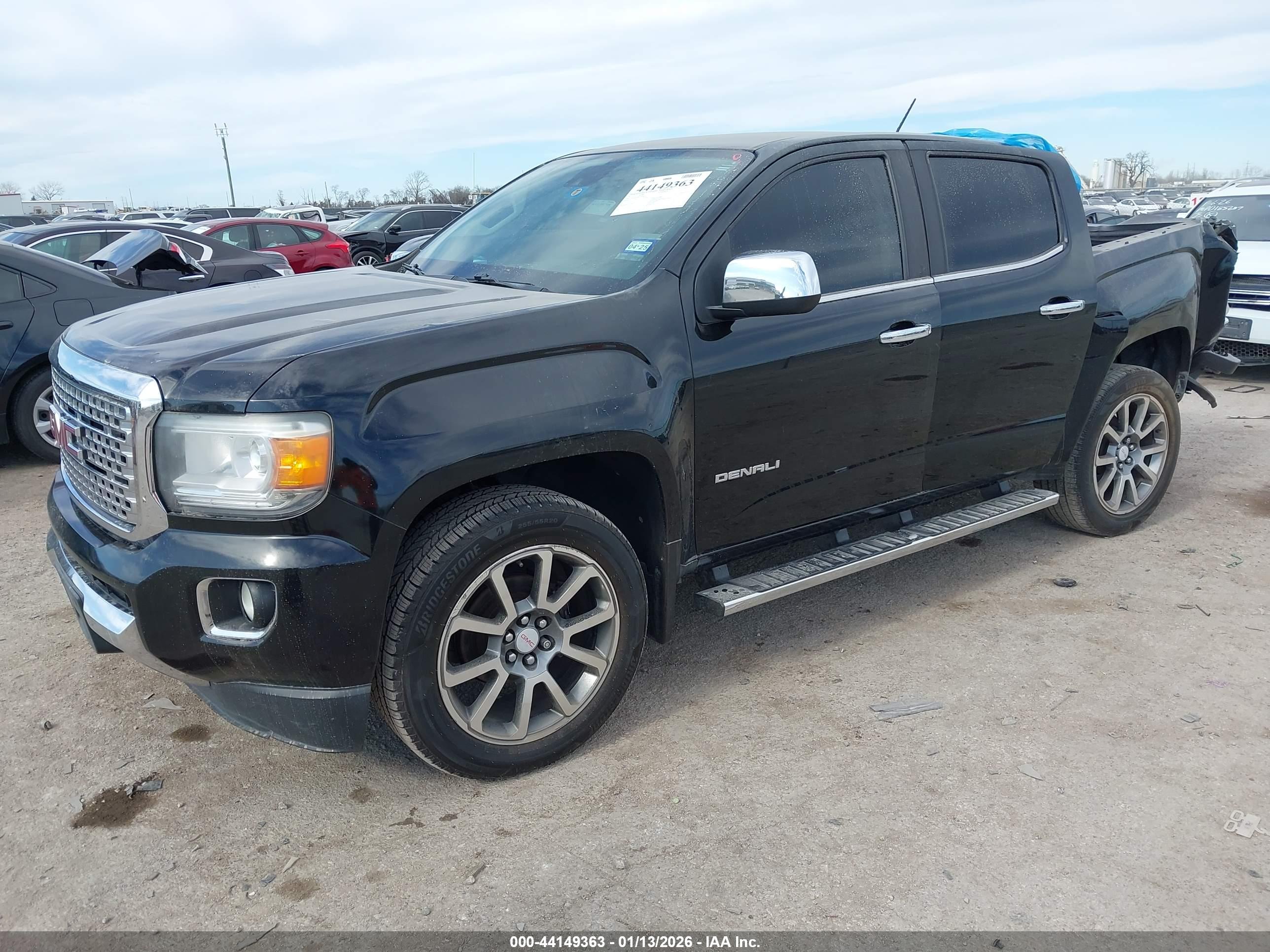 GMC CANYON image 2