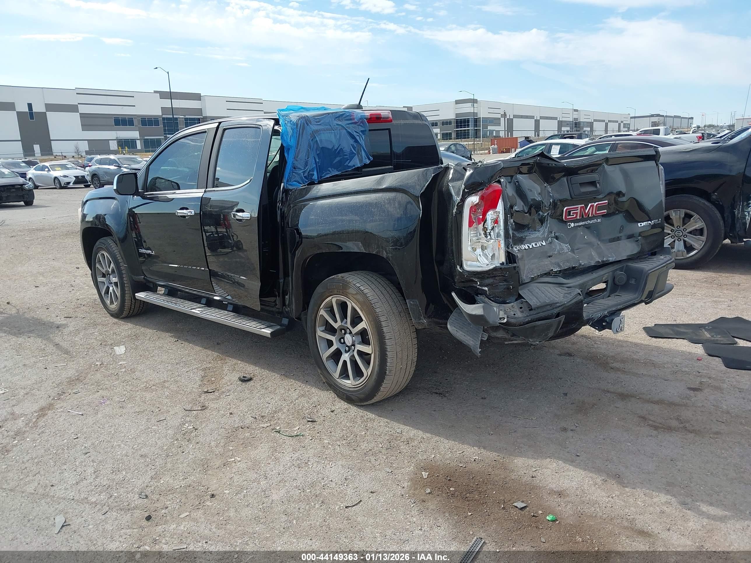 GMC CANYON image 3