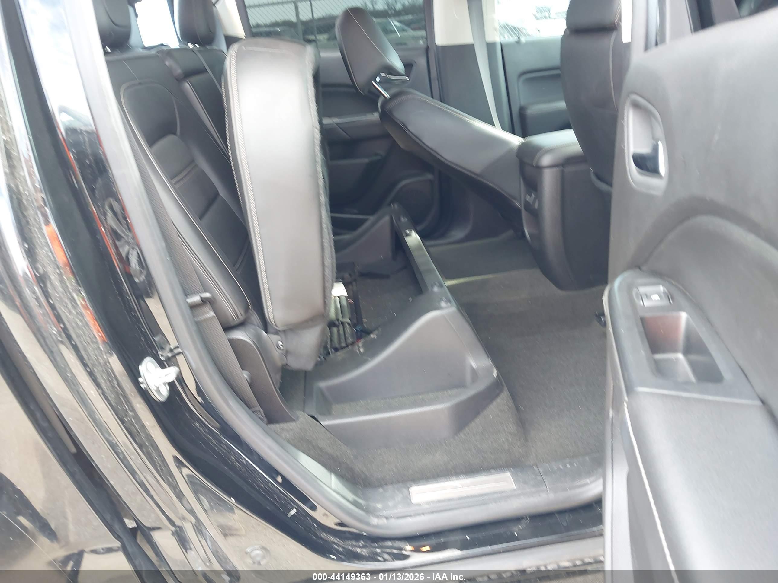 GMC CANYON image 8