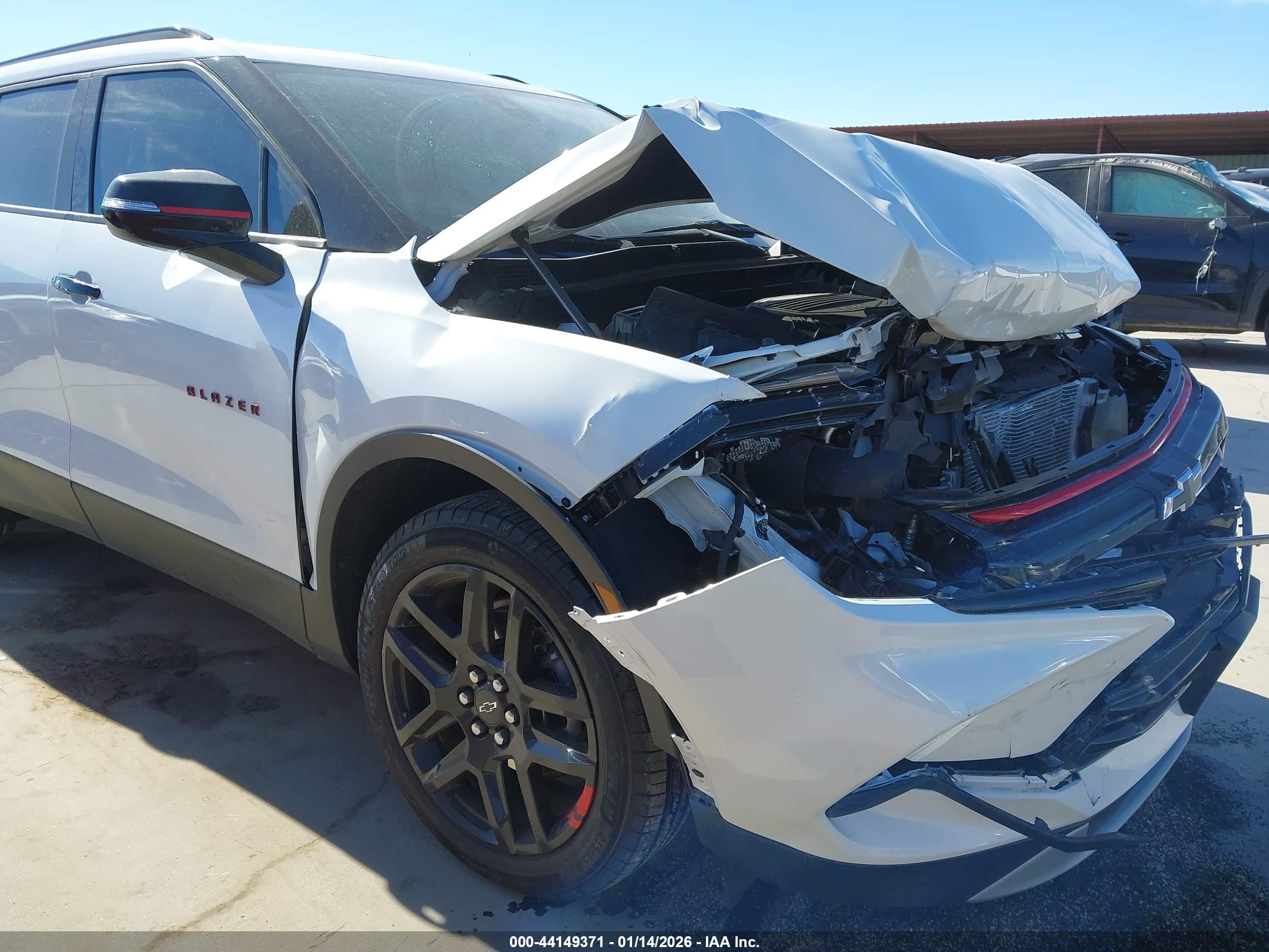 CHEVROLET BLAZER image 6