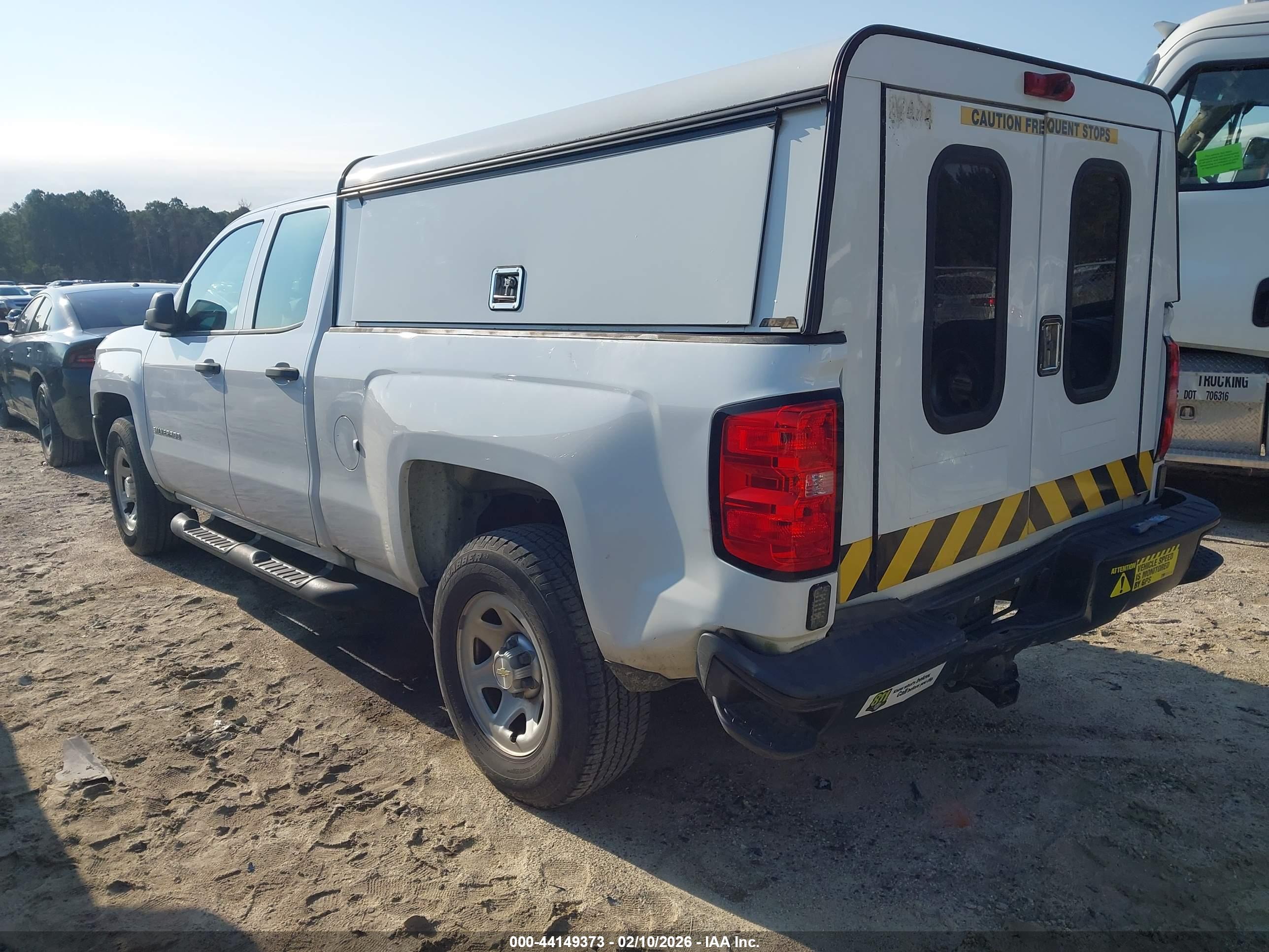 CHEVROLET SILVERADO image 3