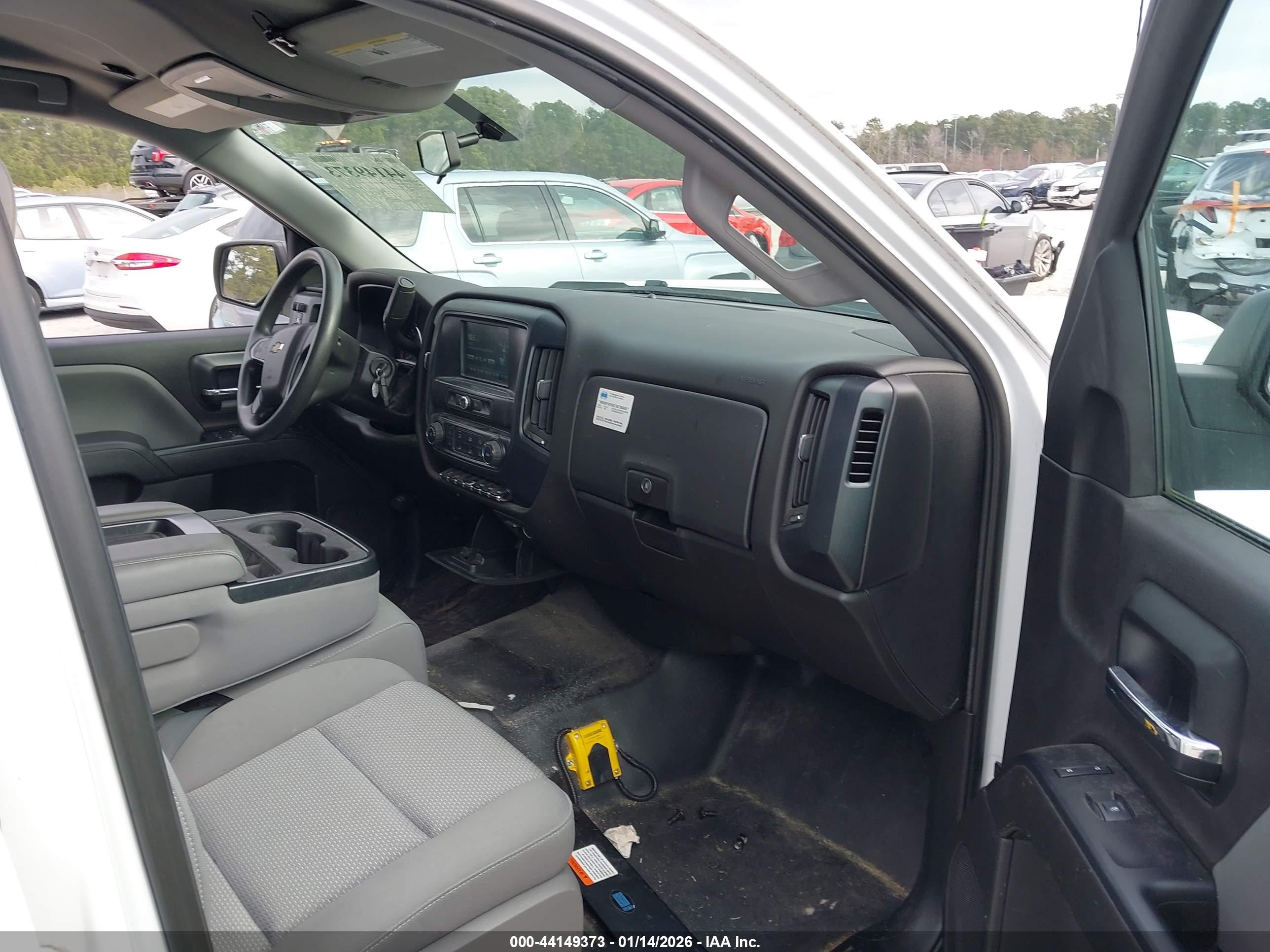CHEVROLET SILVERADO image 5