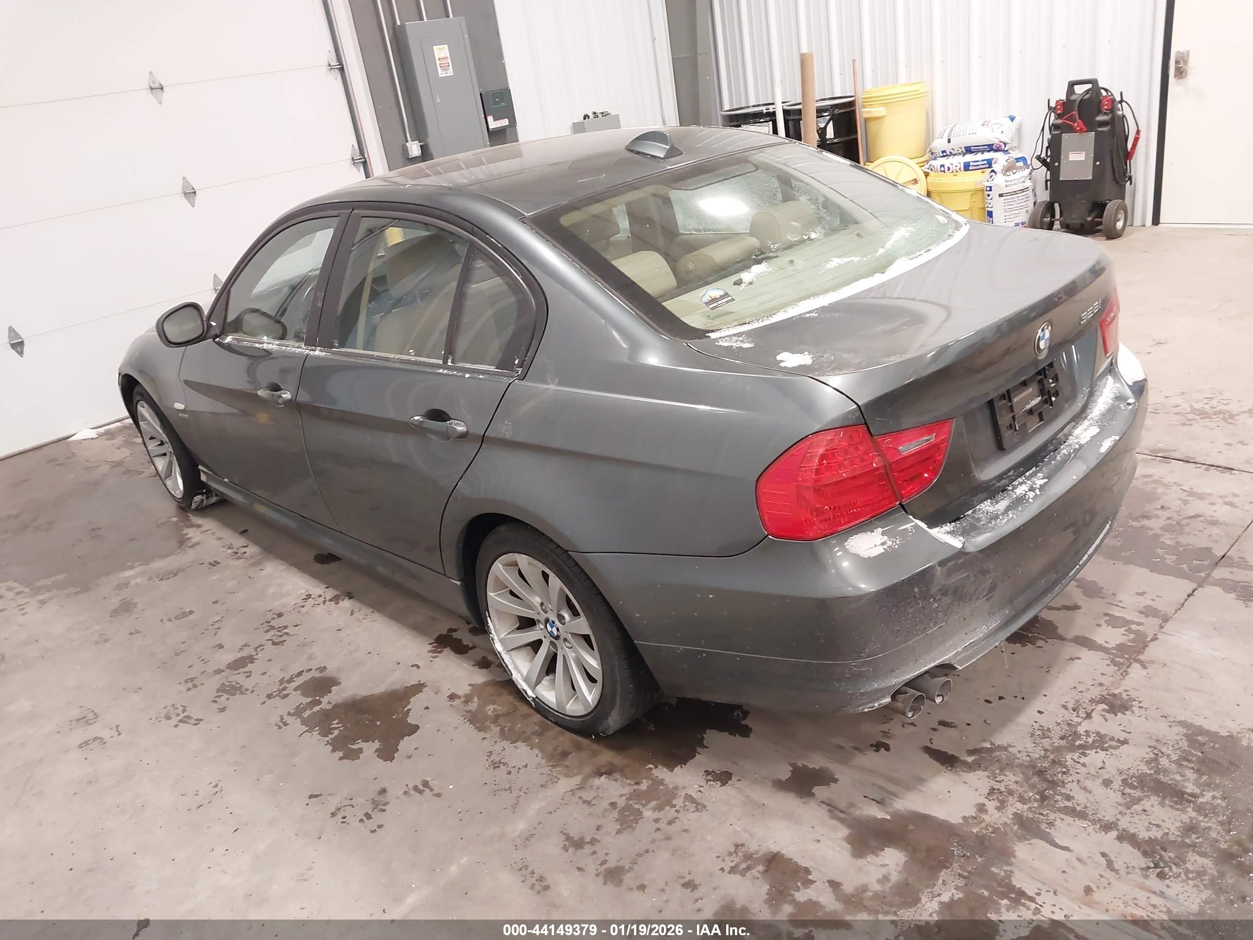 BMW 328I image 3
