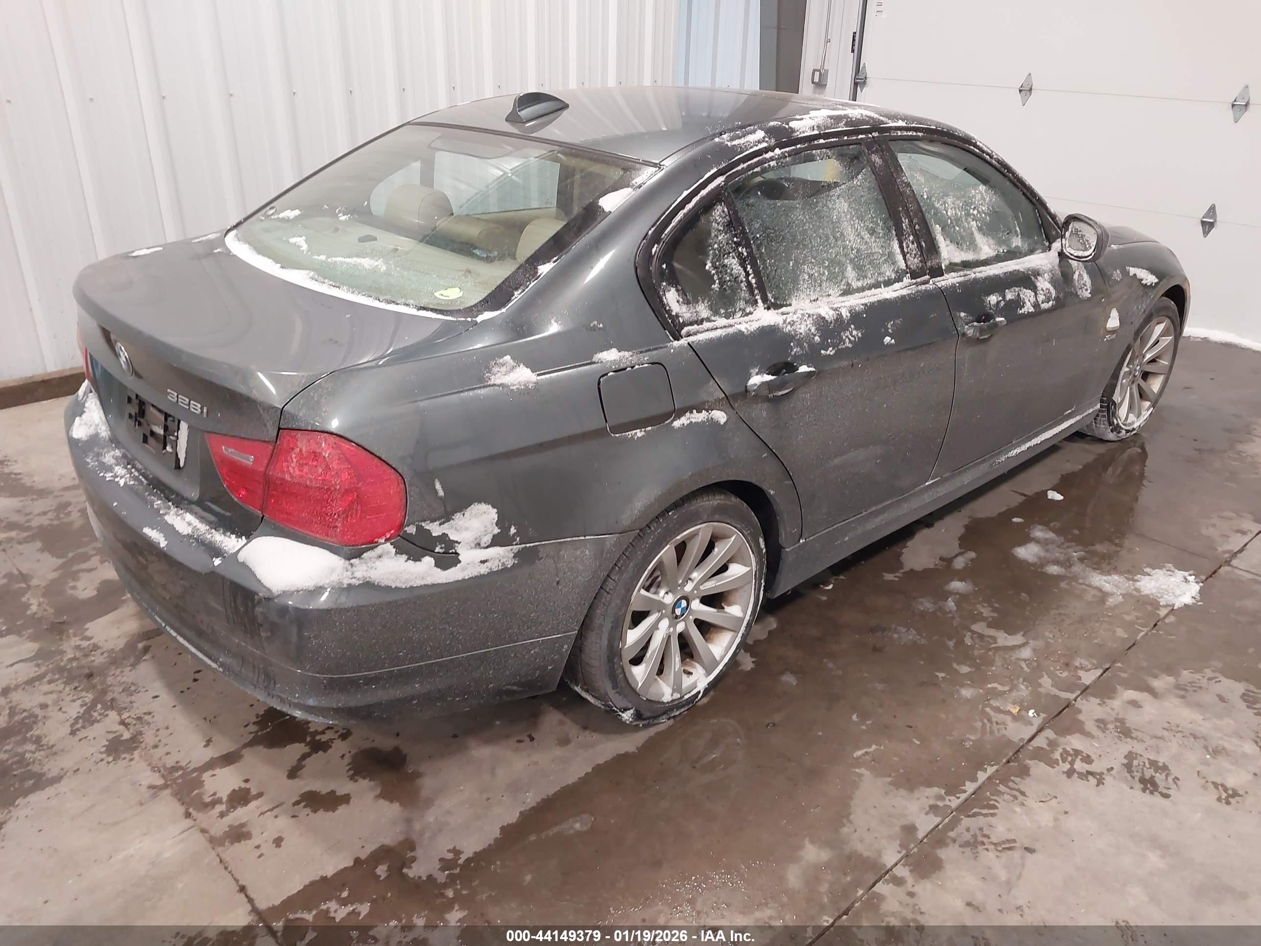 BMW 328I image 4