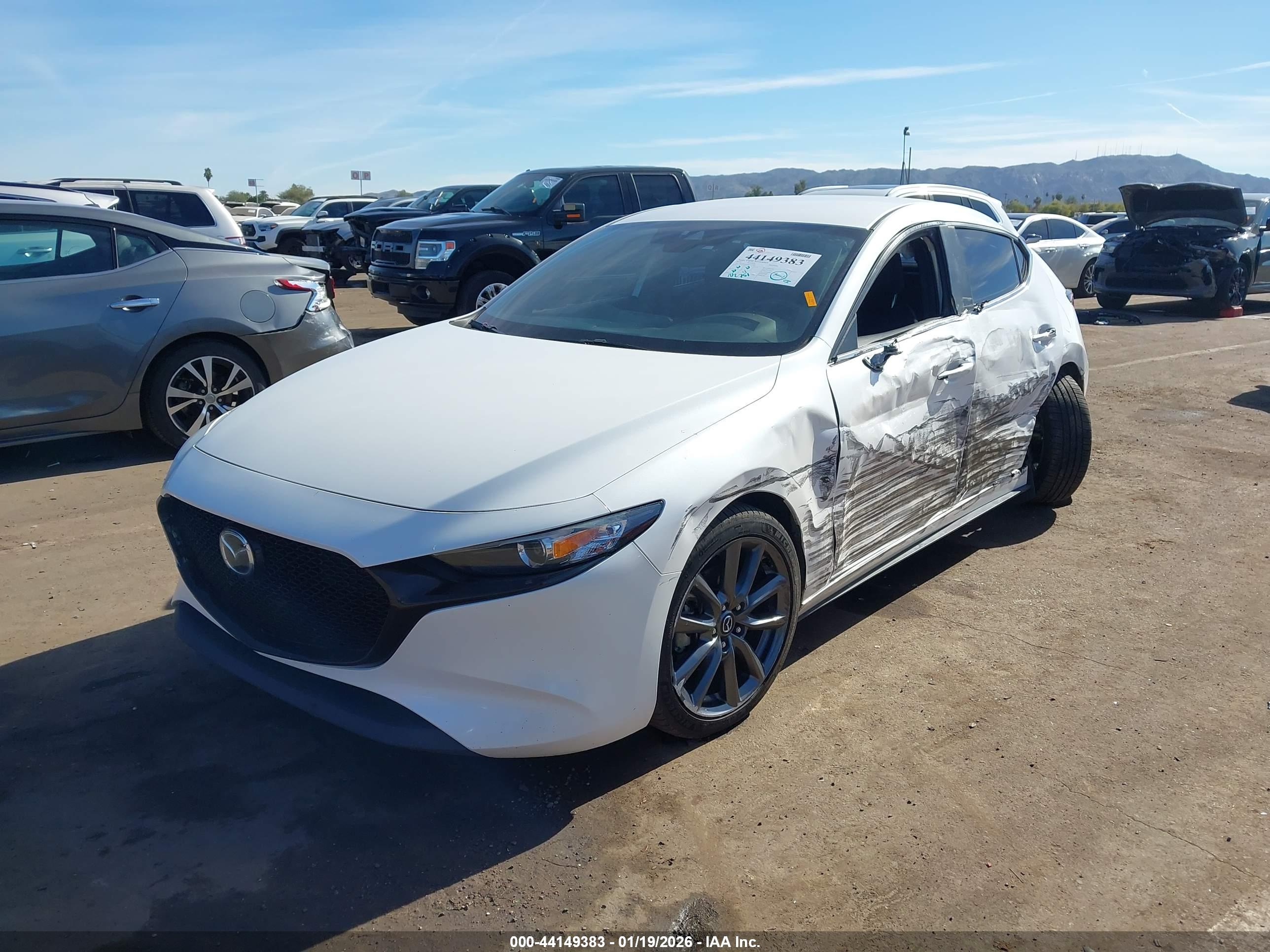 MAZDA MAZDA3 image 2
