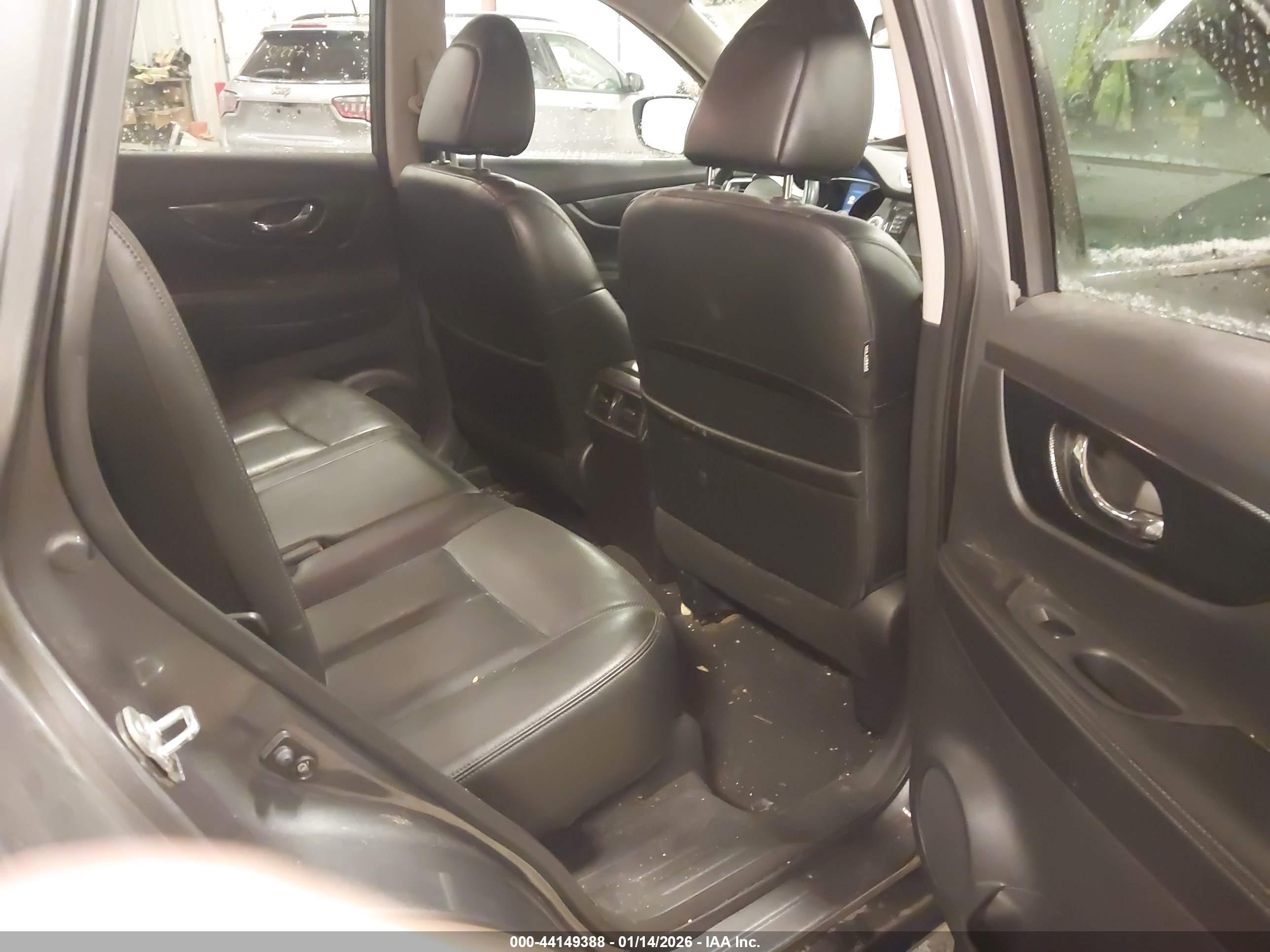 NISSAN ROGUE image 8