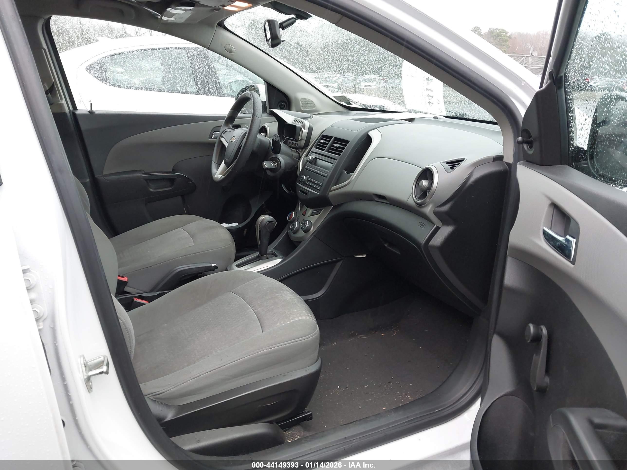 CHEVROLET SONIC image 5