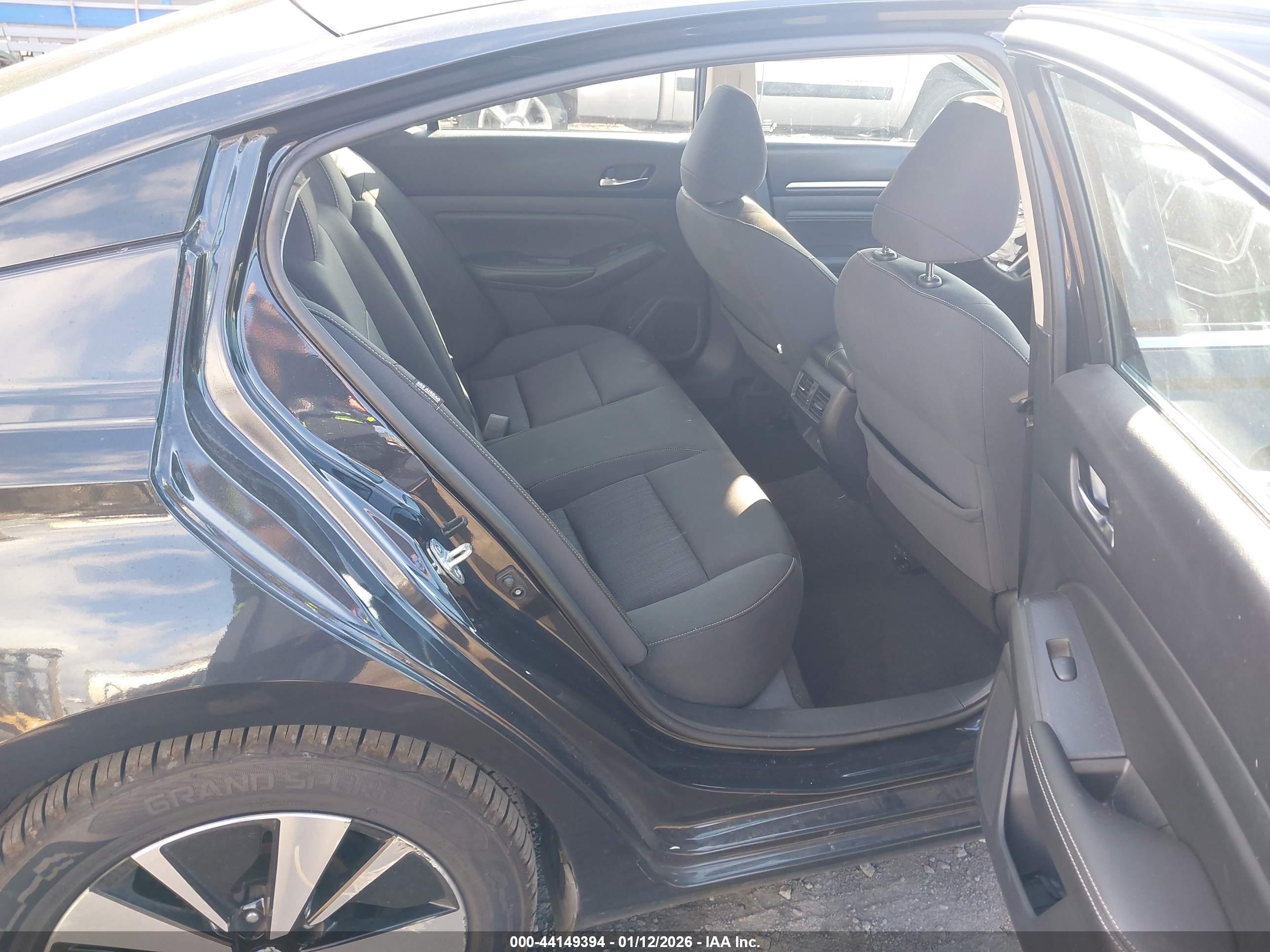 NISSAN ALTIMA image 8