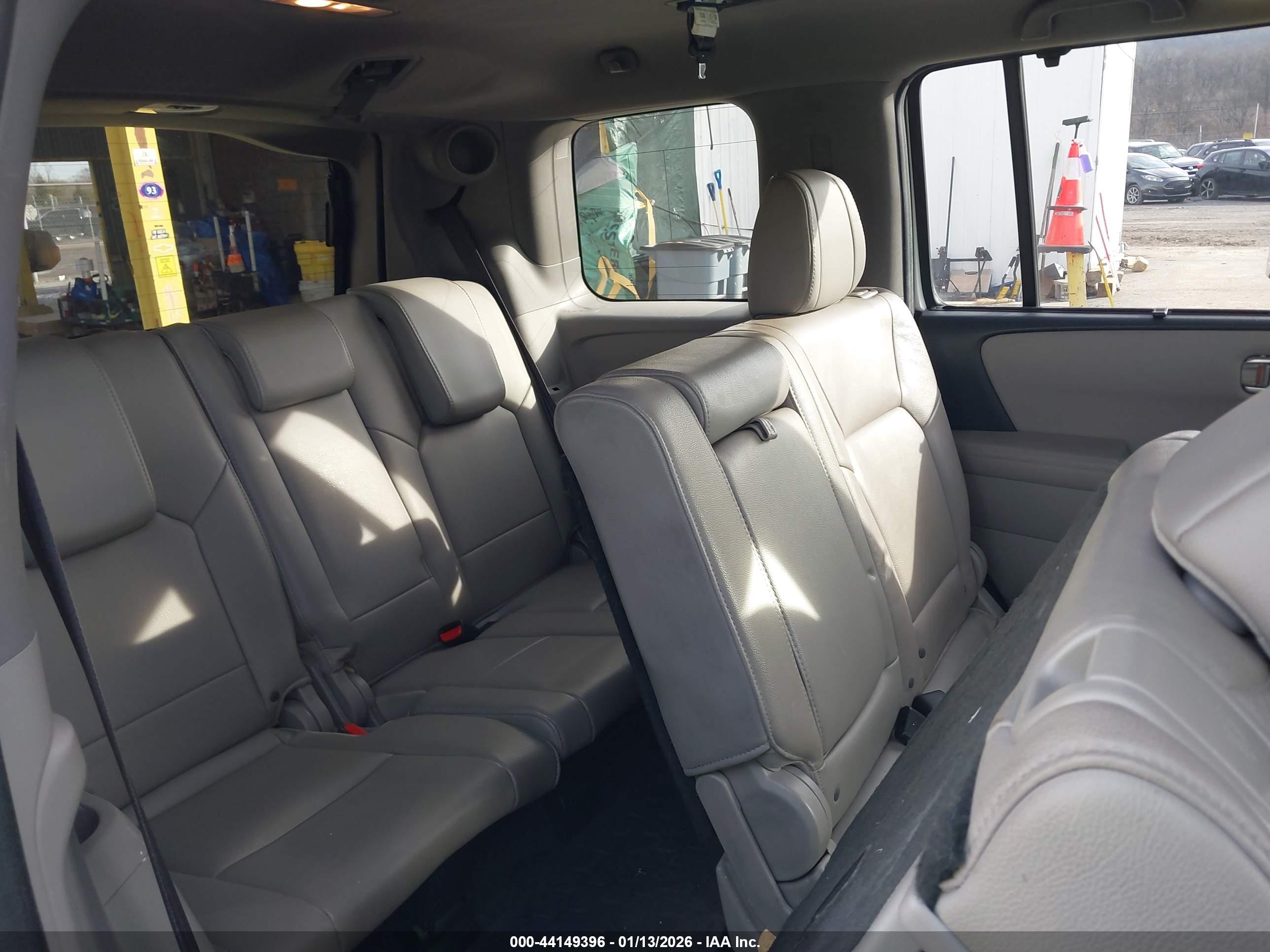 HONDA PILOT image 8