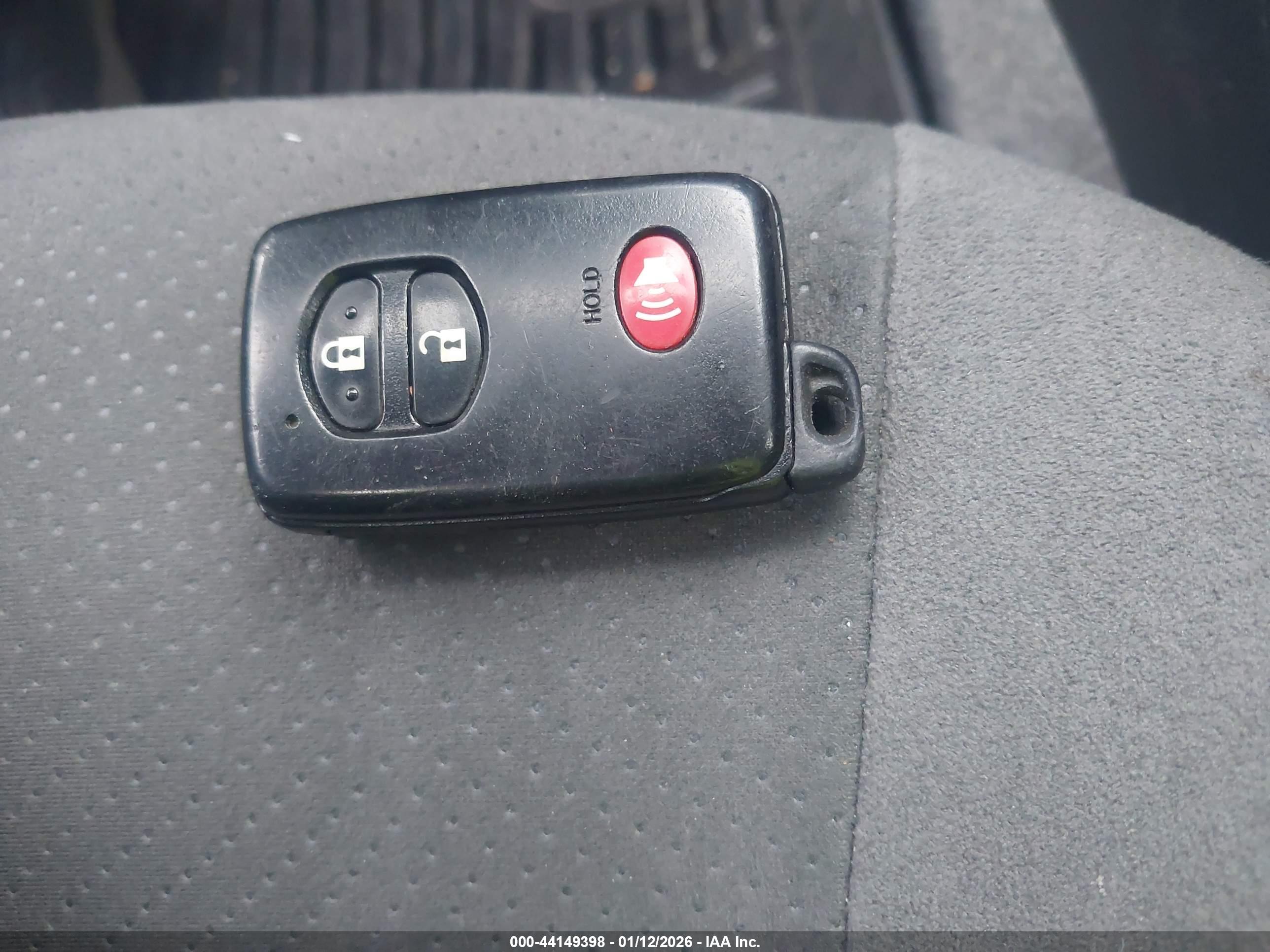 TOYOTA PRIUS image 11