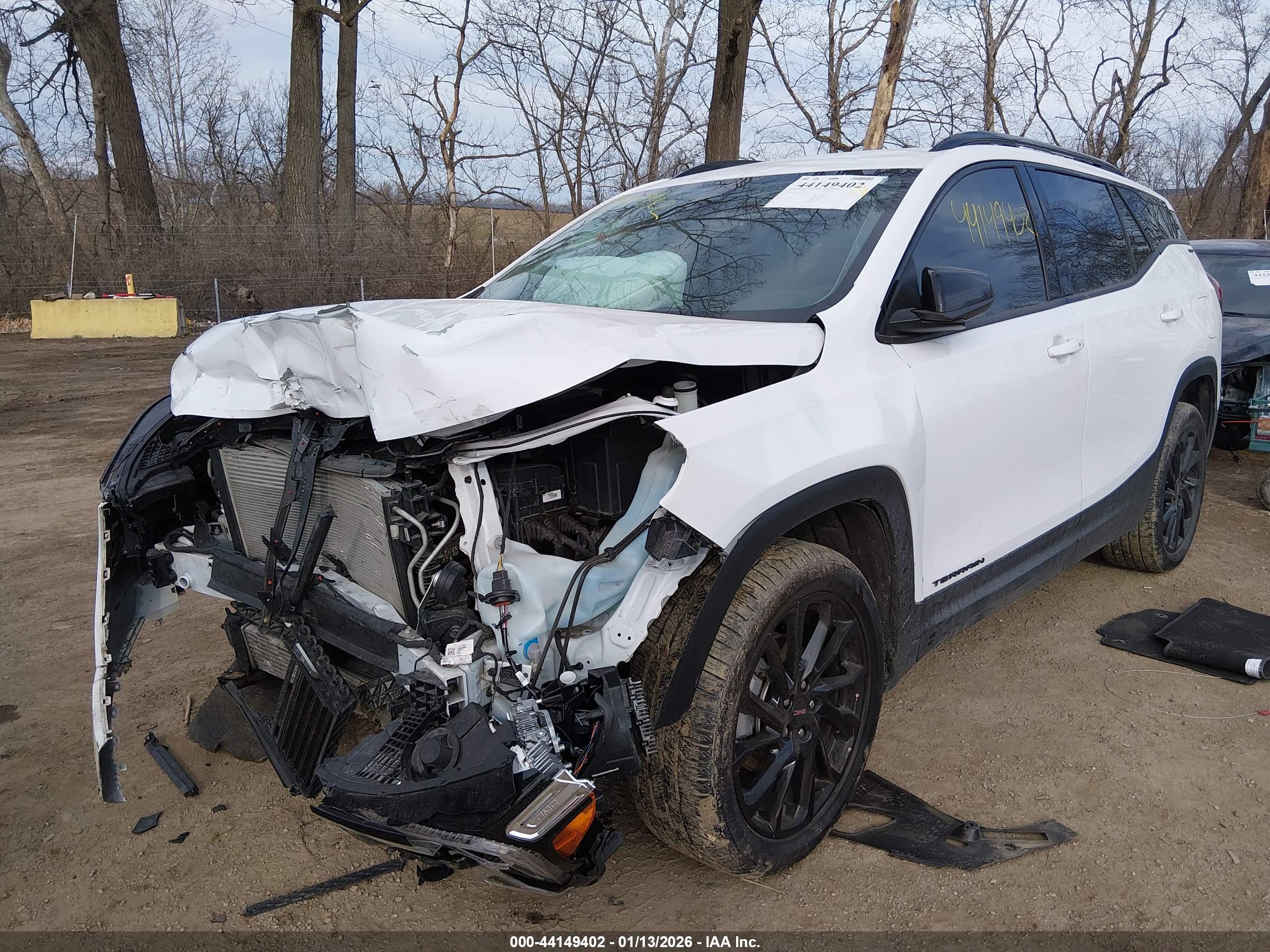GMC TERRAIN image 2