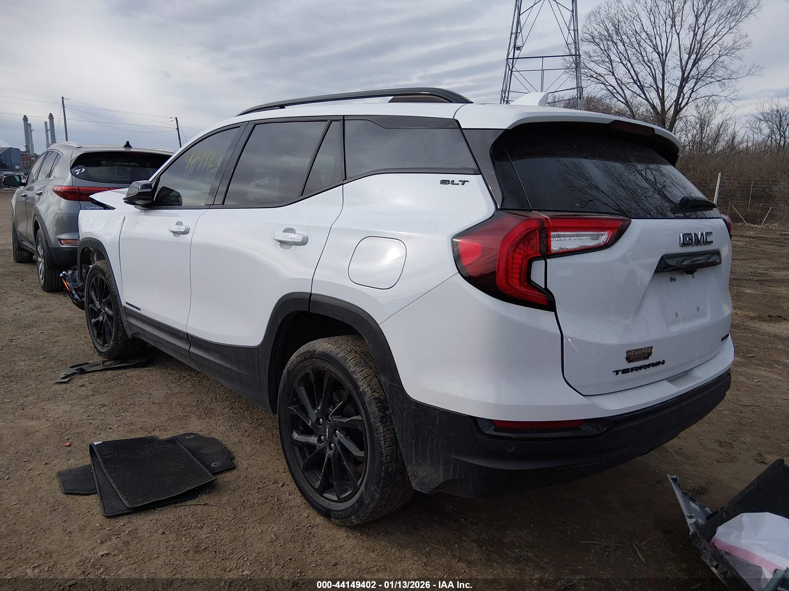 GMC TERRAIN image 3