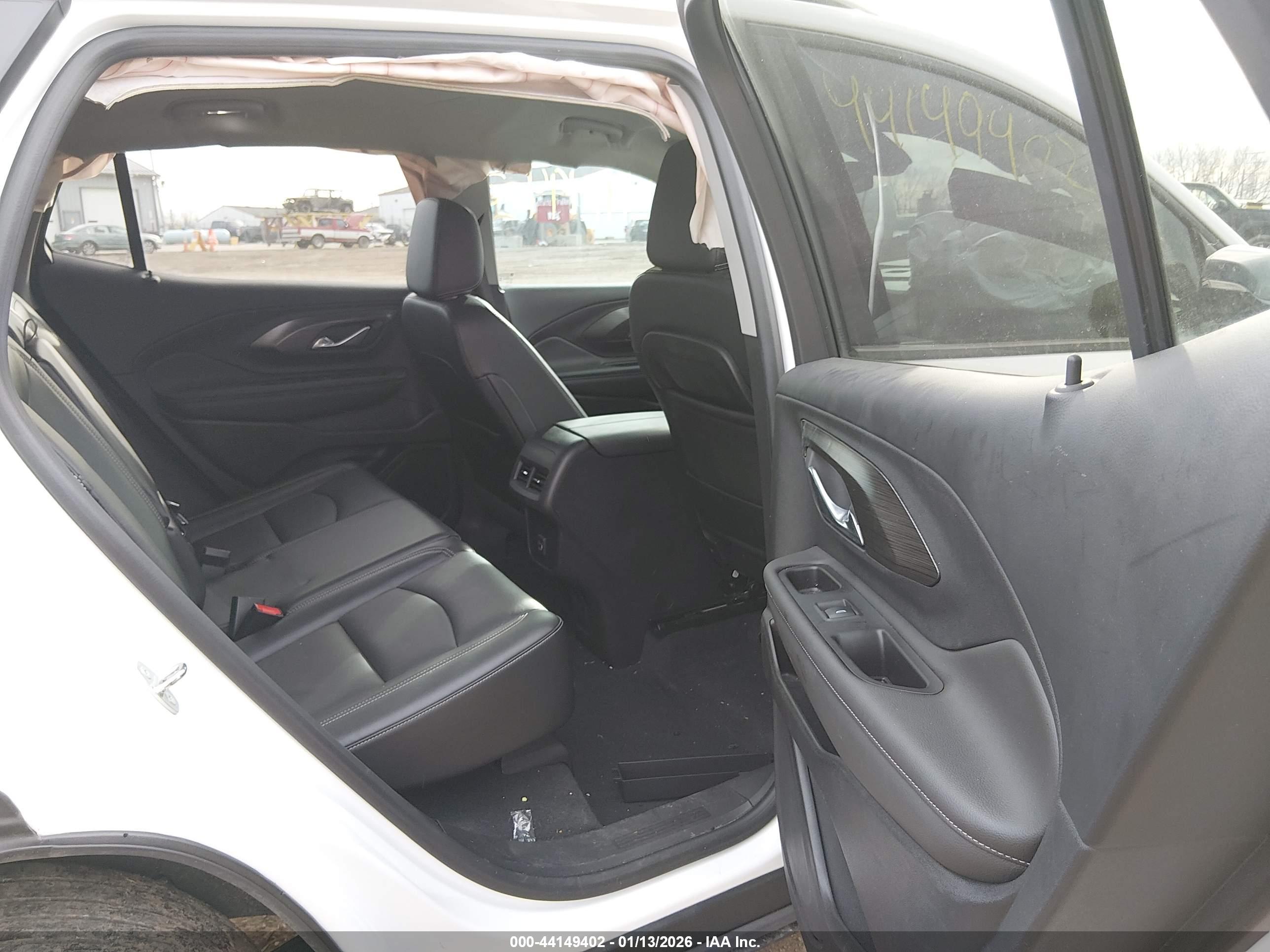GMC TERRAIN image 8