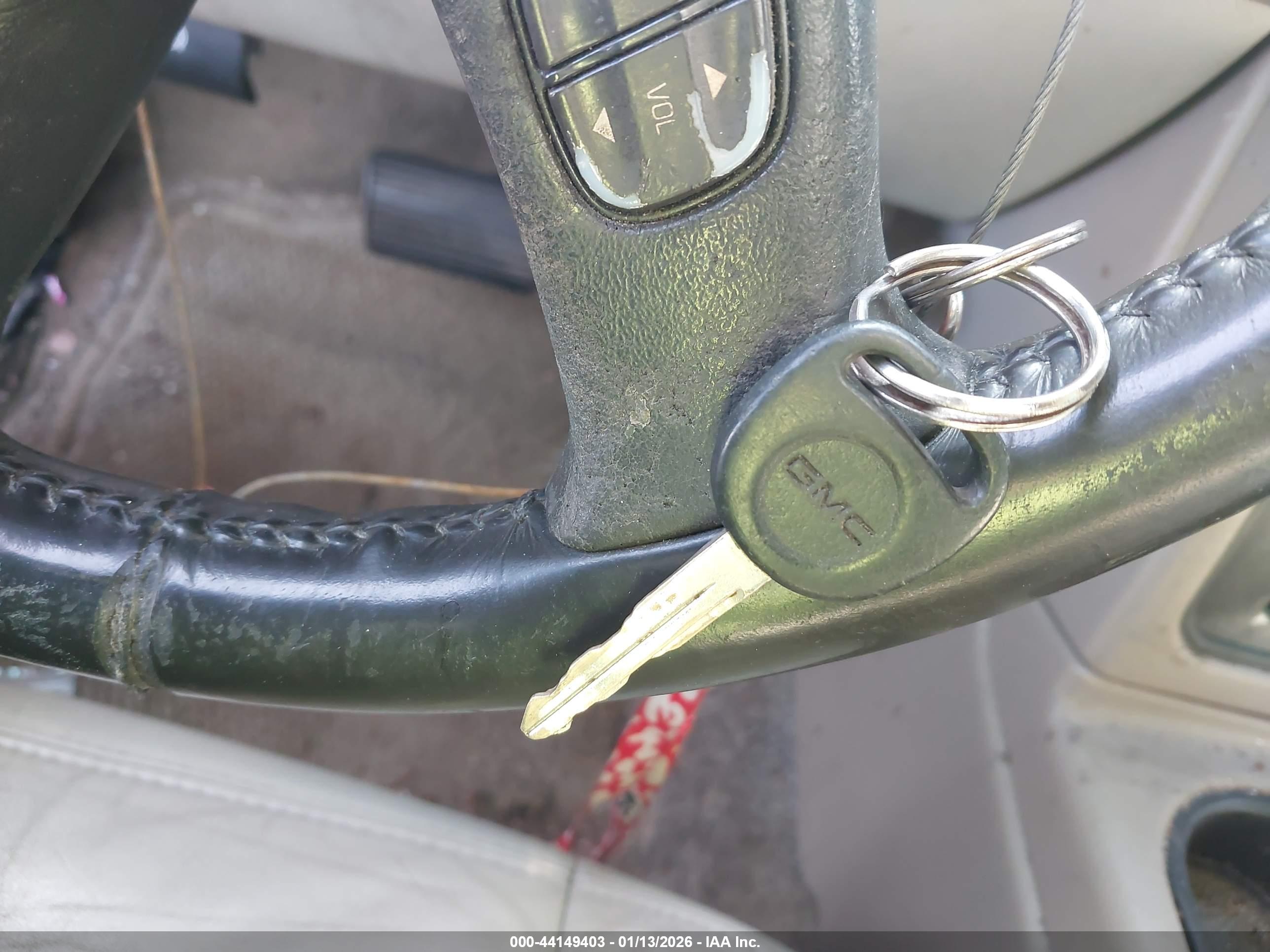 GMC YUKON image 11