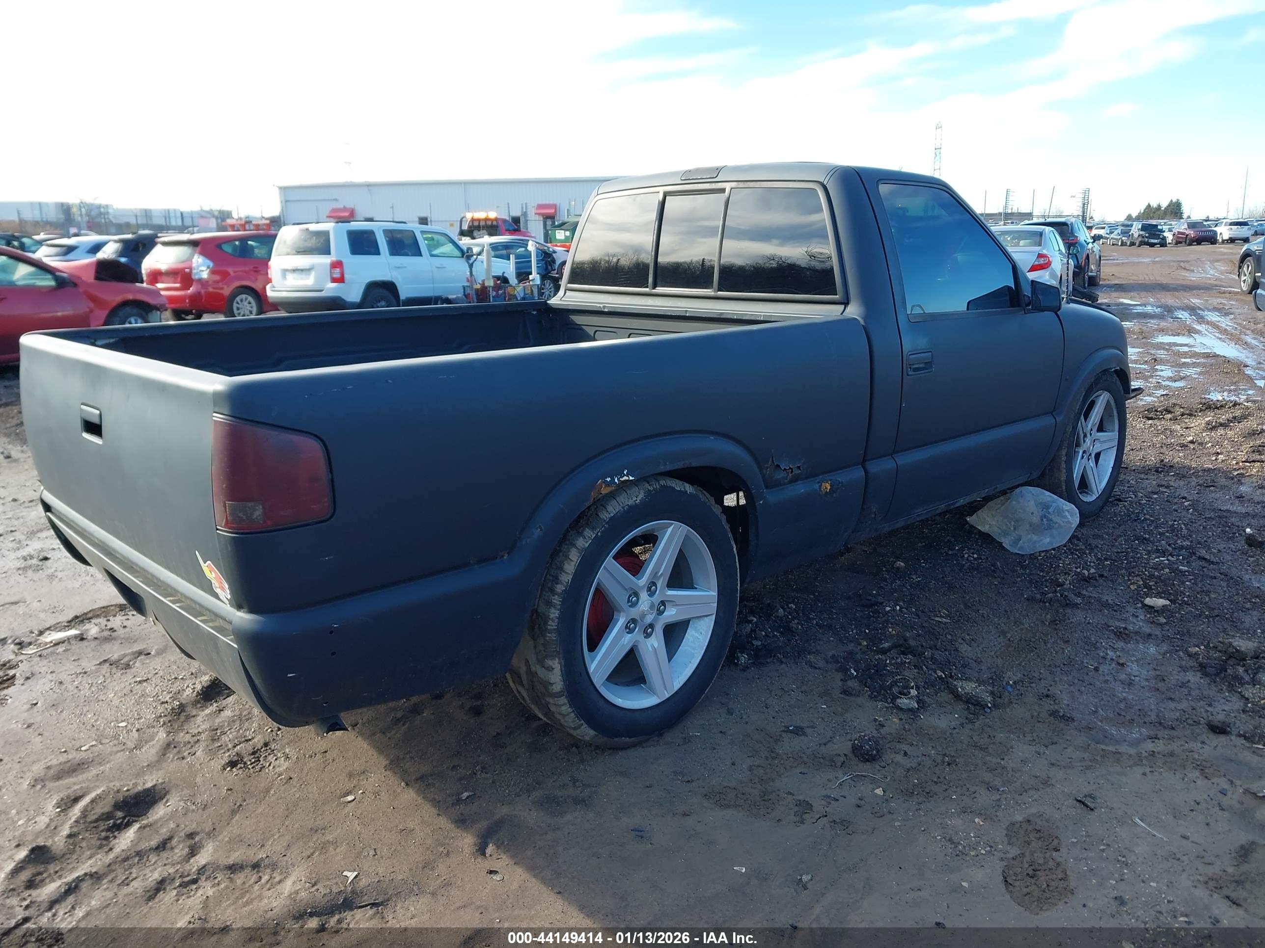 CHEVROLET S image 4