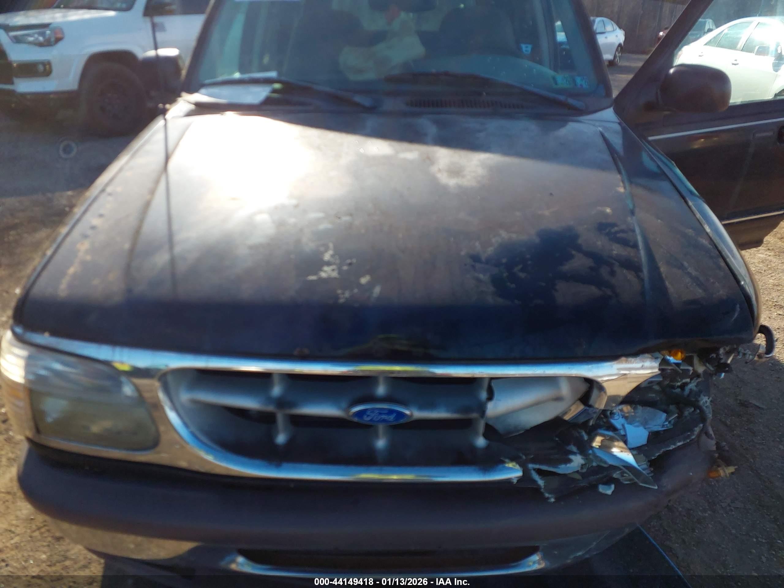 FORD EXPLORER image 10