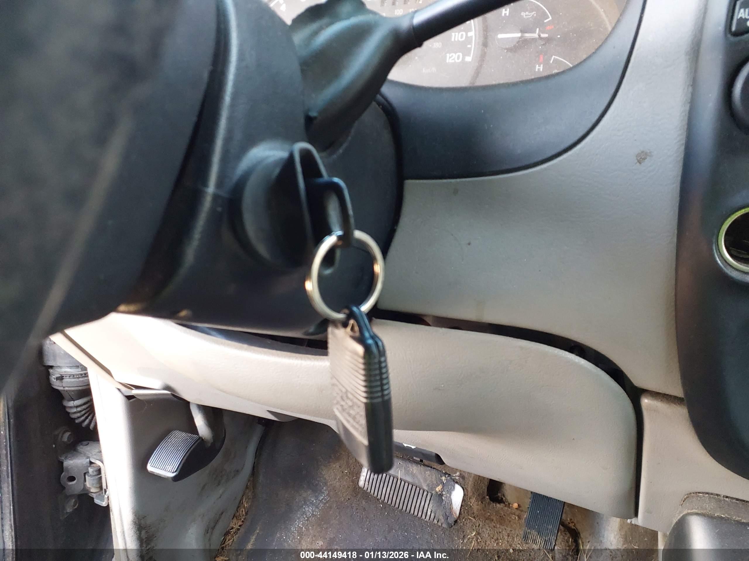 FORD EXPLORER image 11