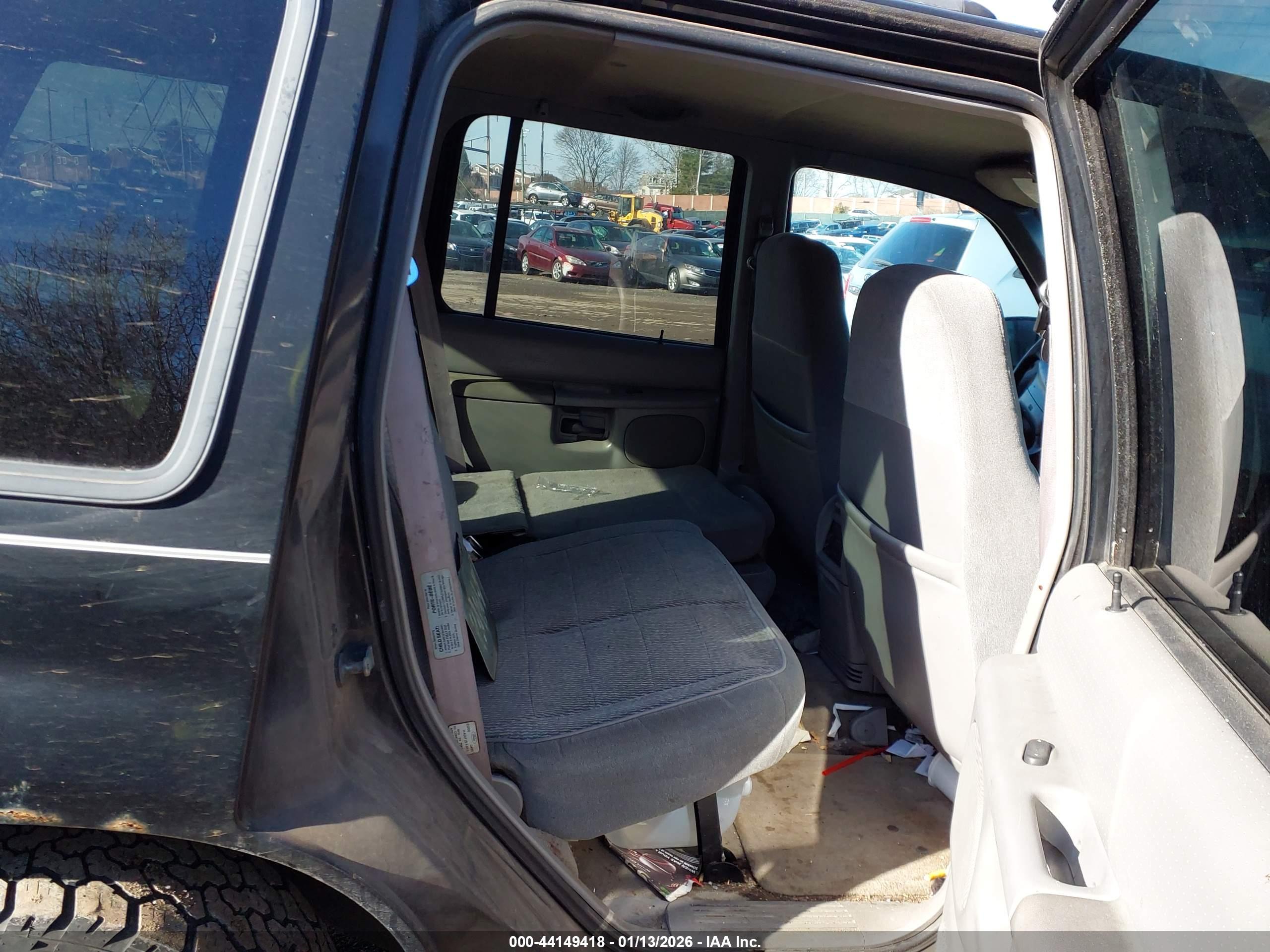 FORD EXPLORER image 8
