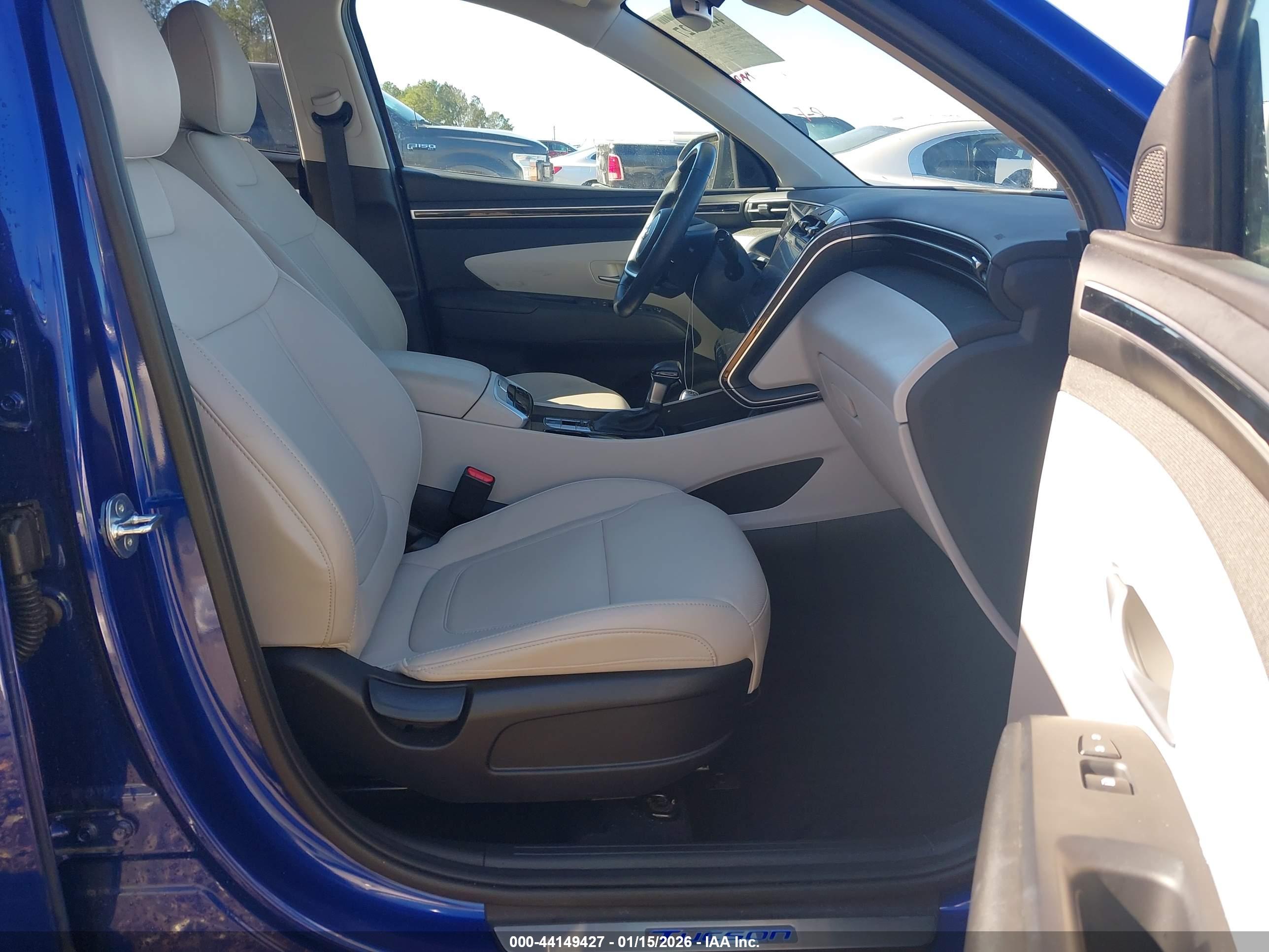HYUNDAI TUCSON image 5