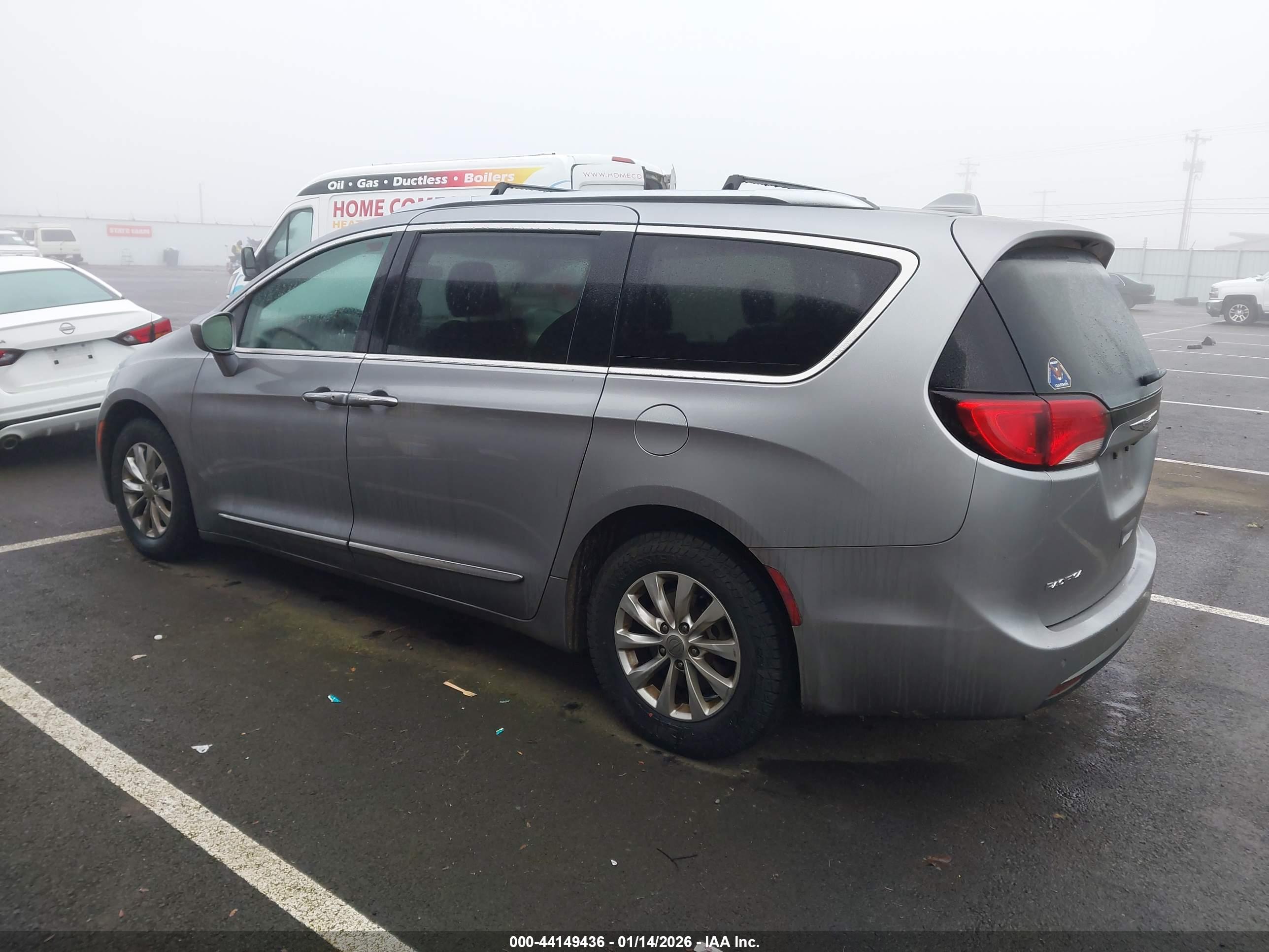 CHRYSLER PACIFICA image 3