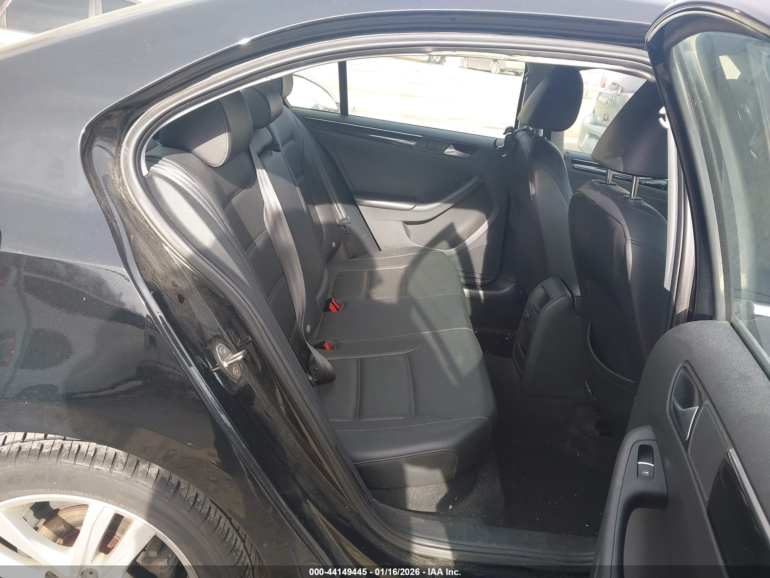 VOLKSWAGEN JETTA image 8