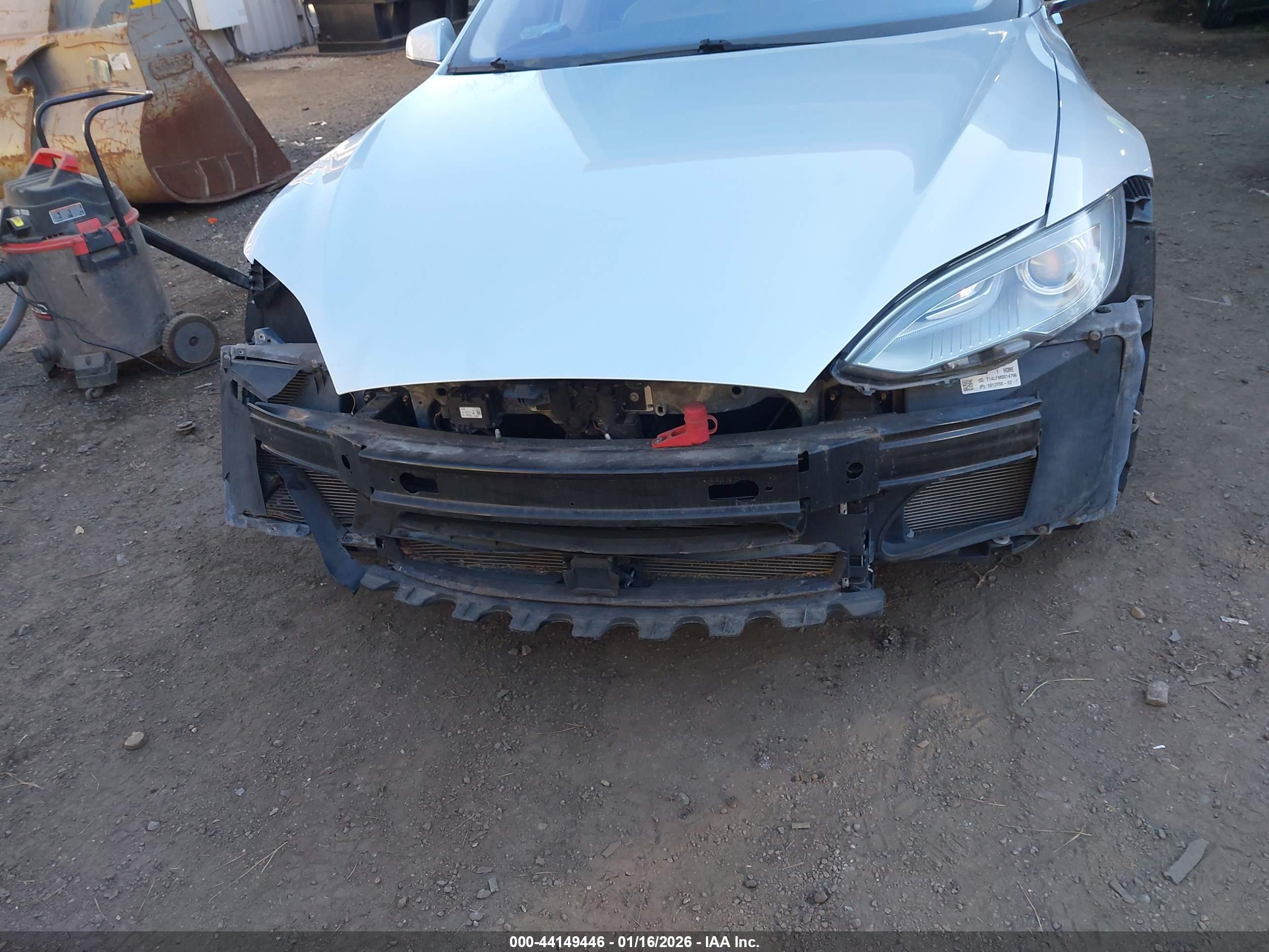 TESLA MODEL image 6
