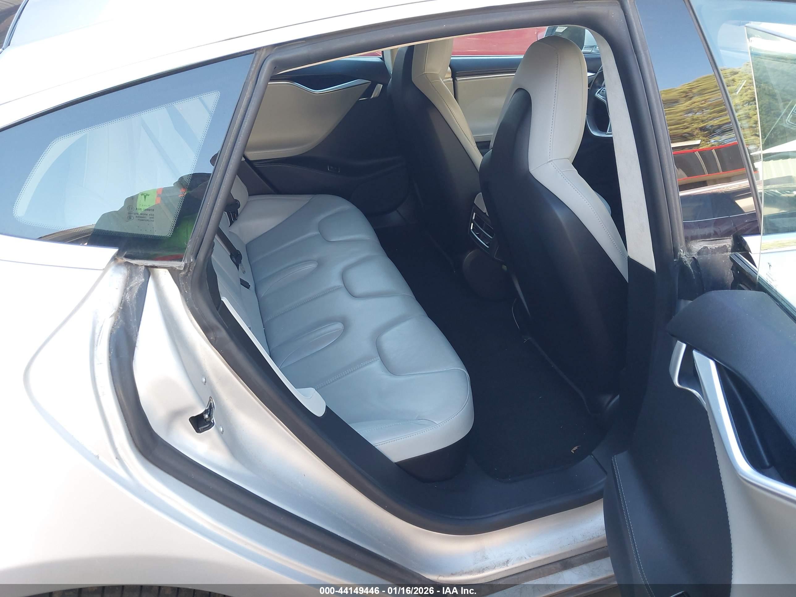 TESLA MODEL image 8