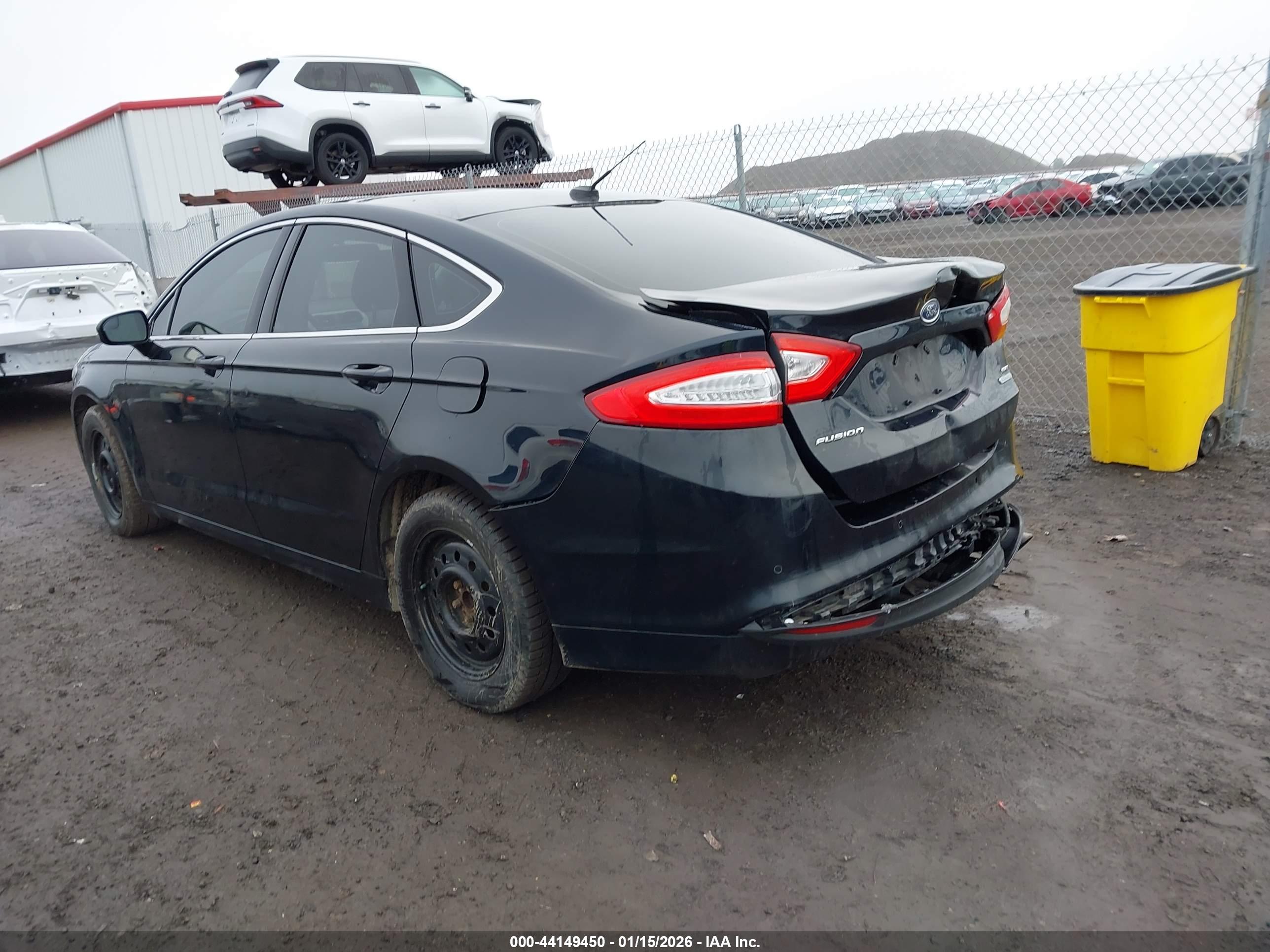 FORD FUSION image 3