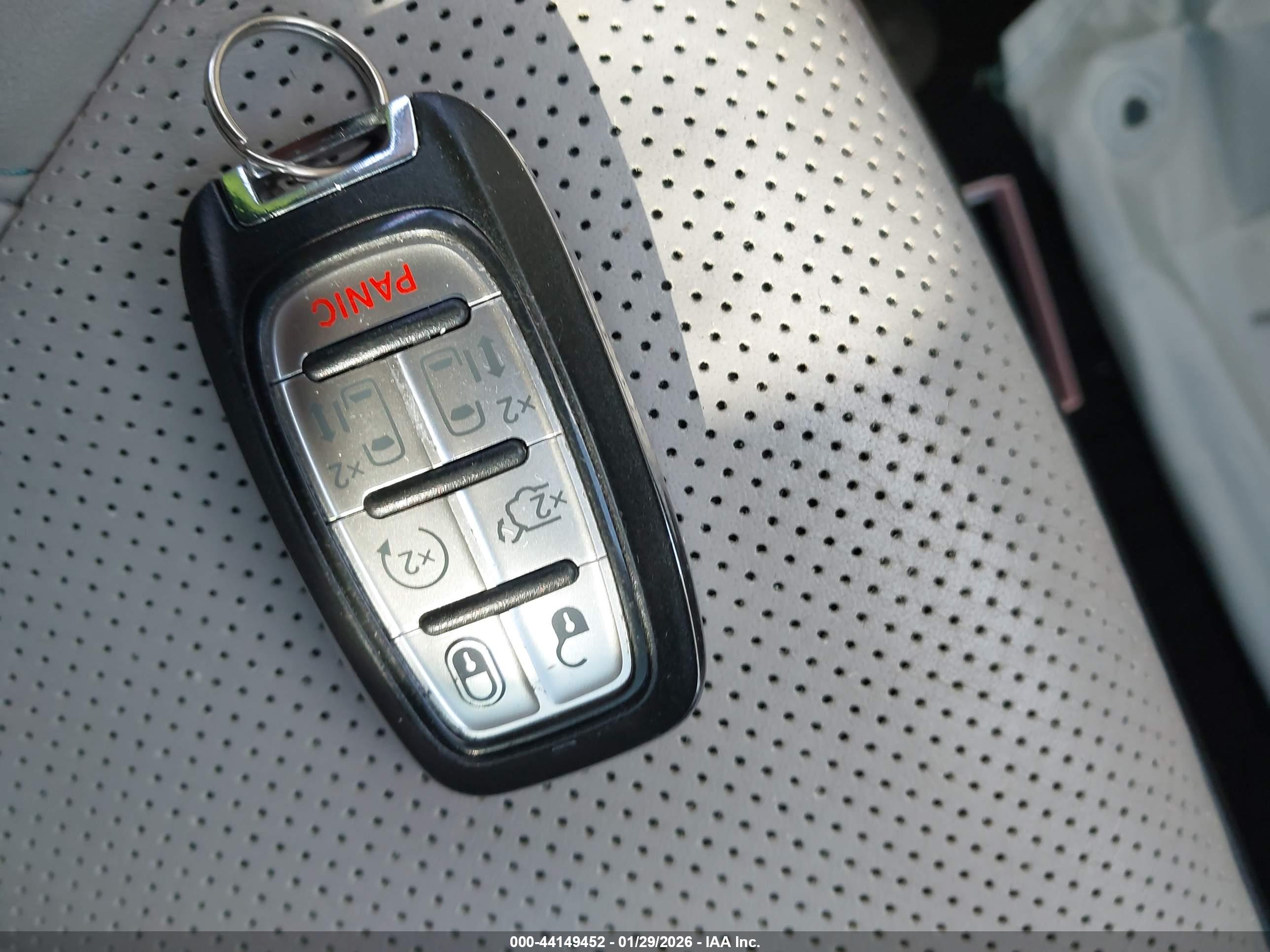 CHRYSLER PACIFICA image 11