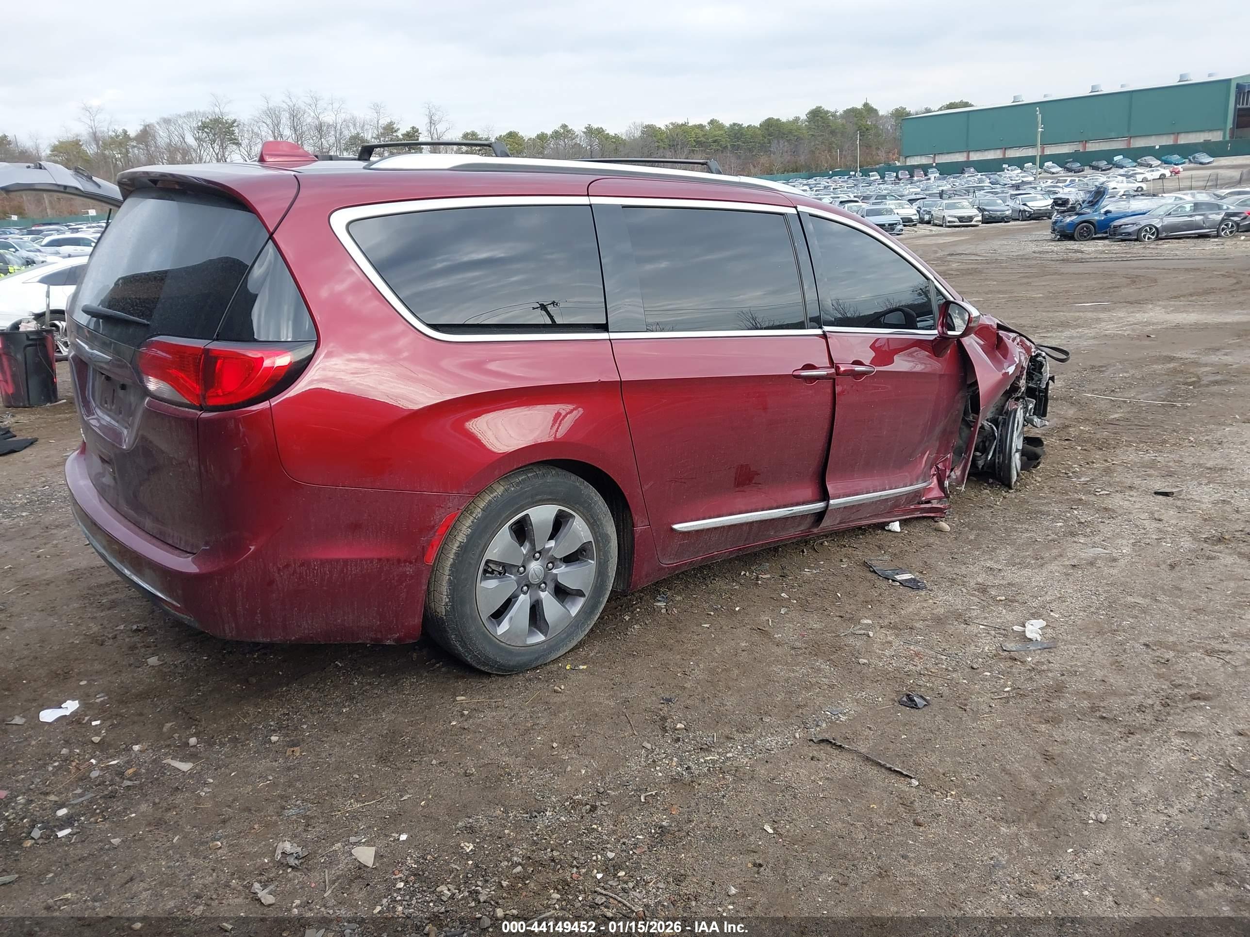 CHRYSLER PACIFICA image 4