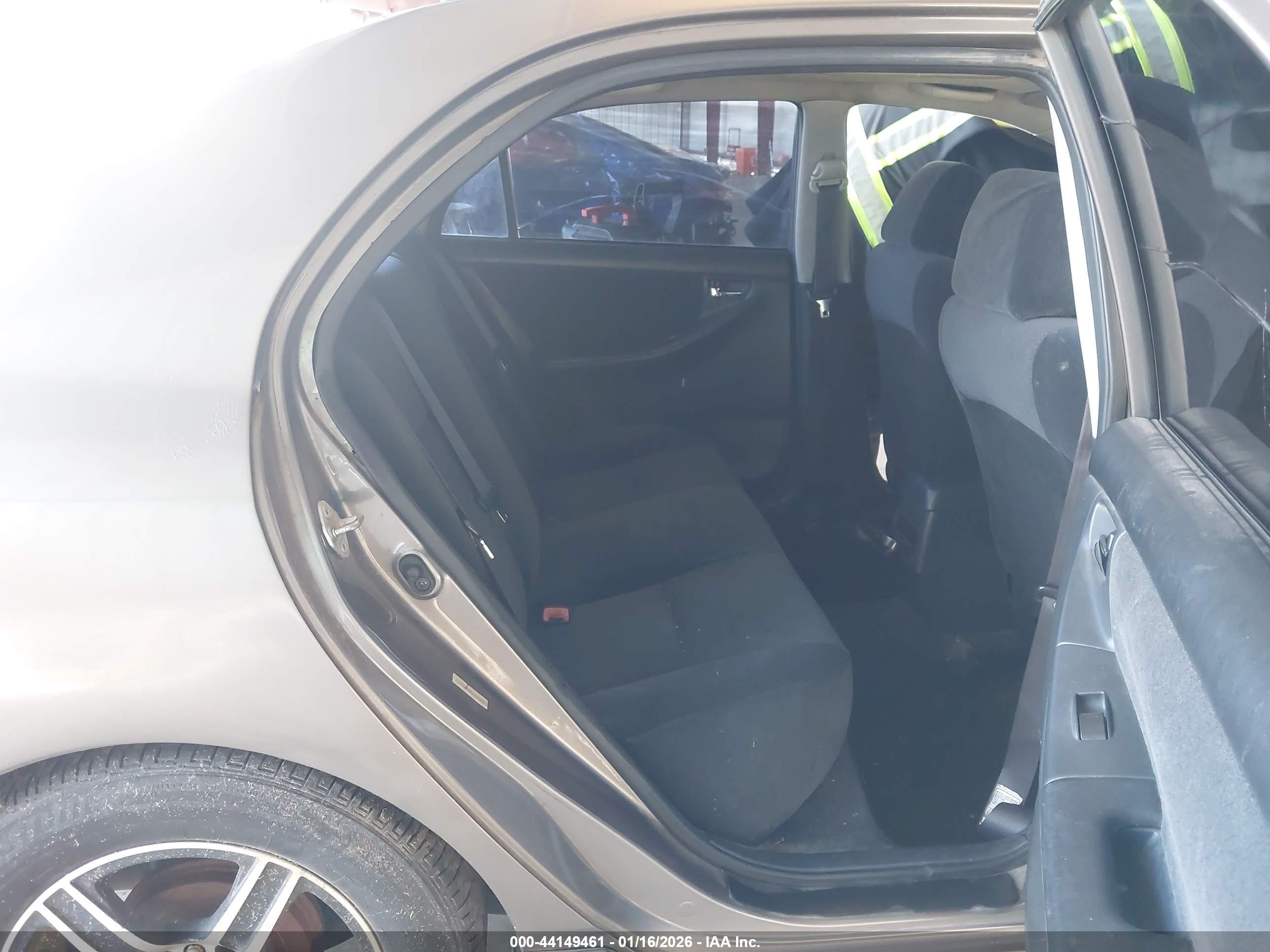 TOYOTA COROLLA image 8