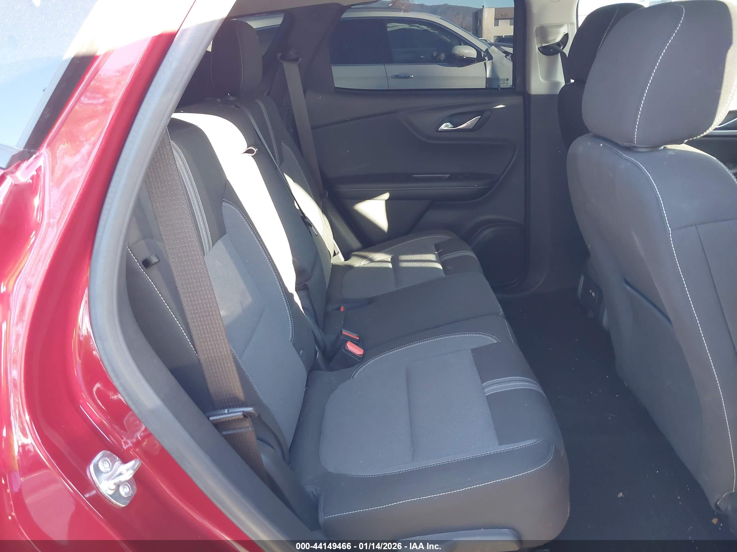 CHEVROLET BLAZER image 8