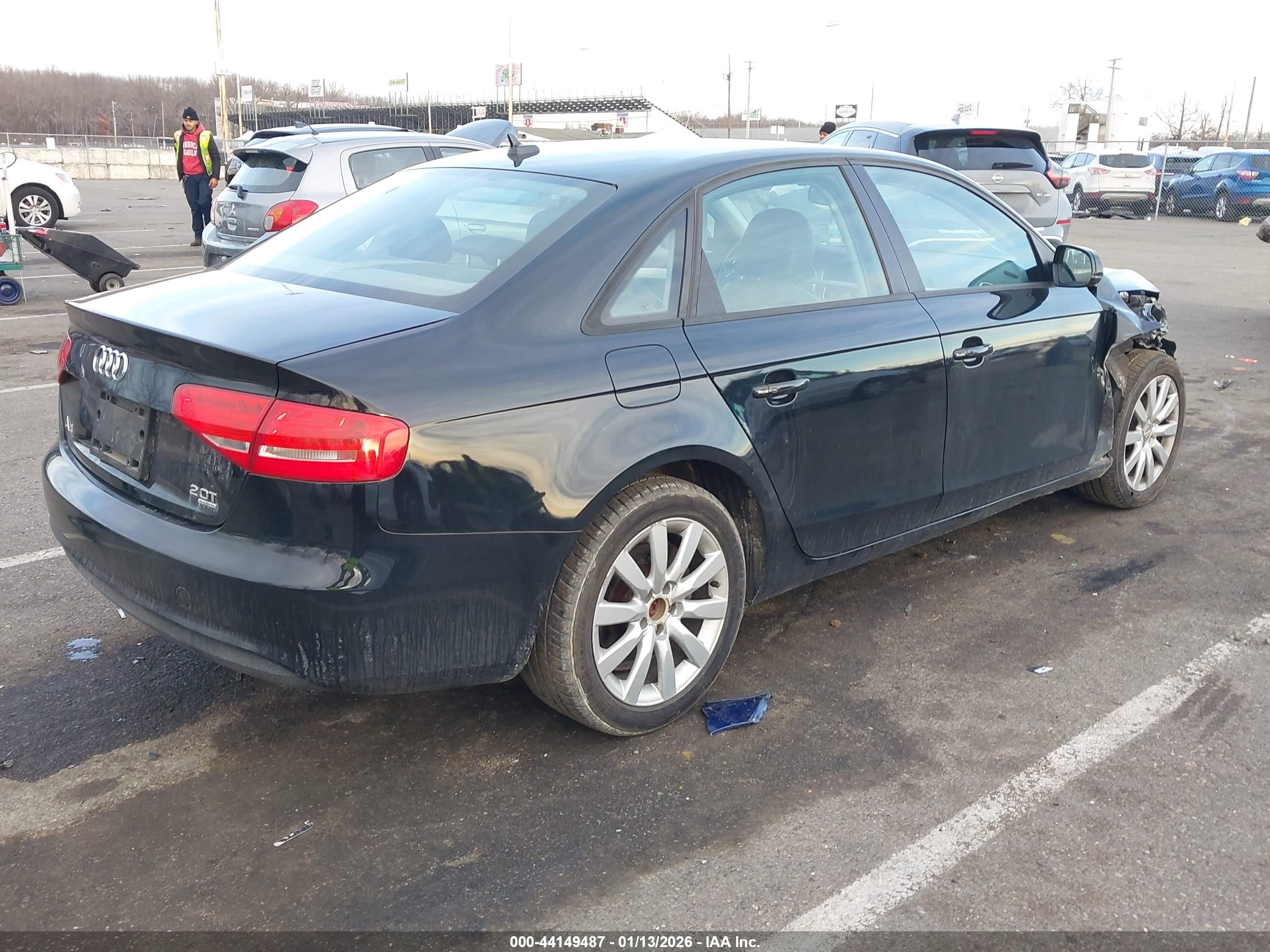 AUDI A4 image 4