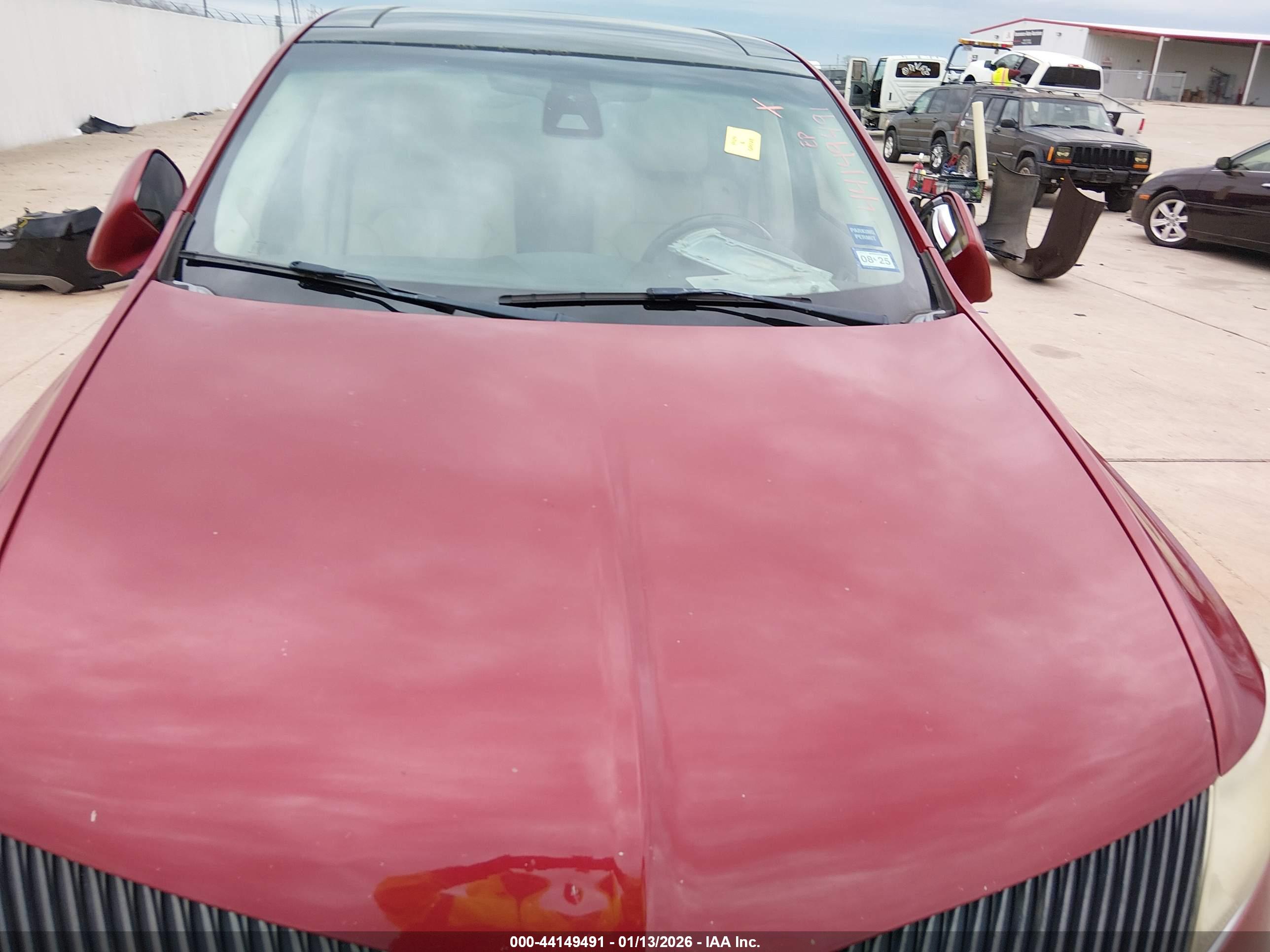 LINCOLN MKT image 6
