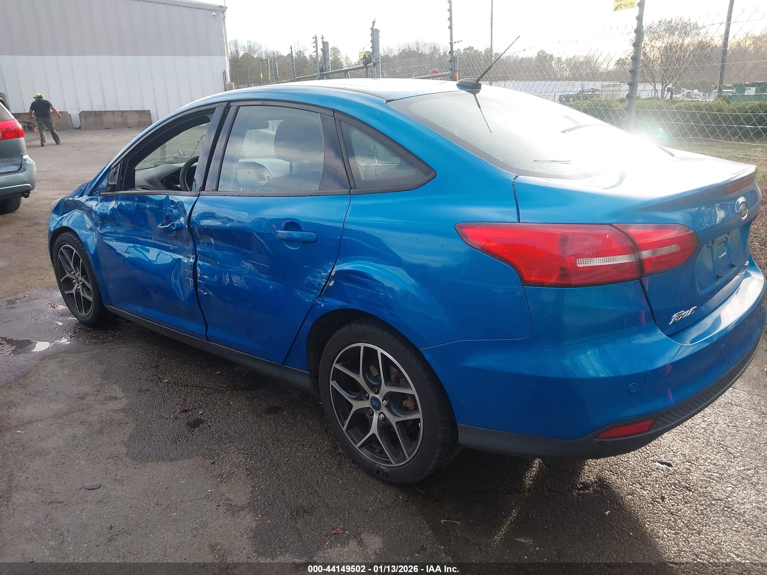 FORD FOCUS image 3