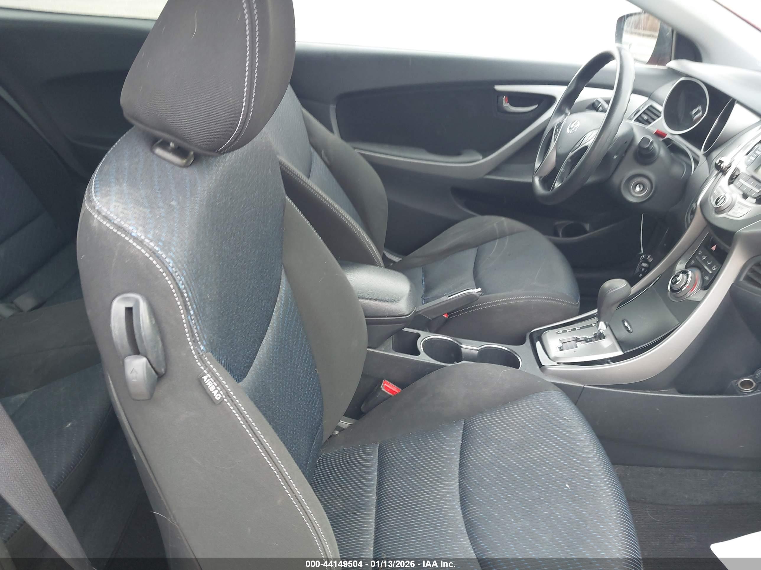 HYUNDAI ELANTRA image 5