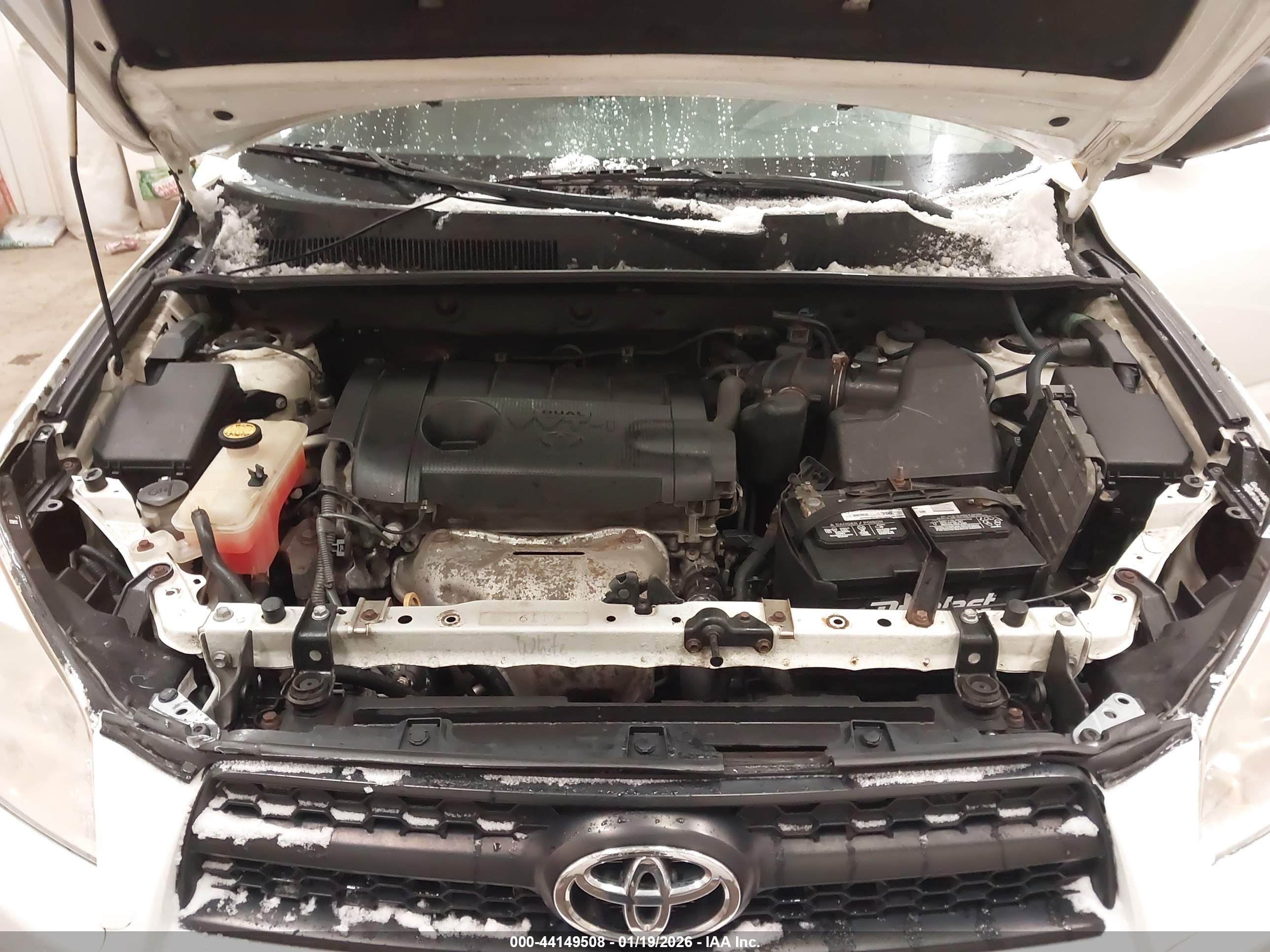 TOYOTA RAV4 image 10