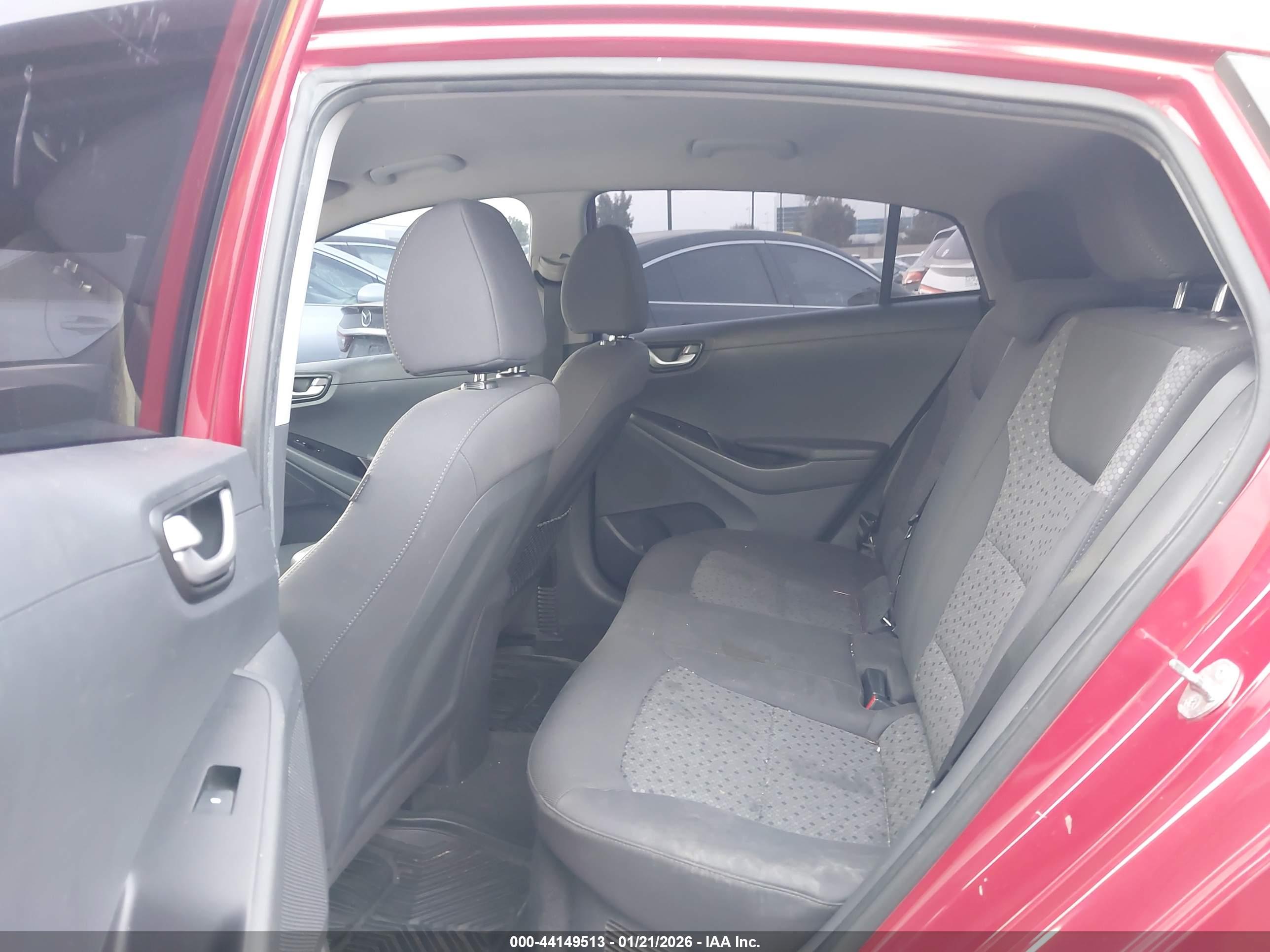 HYUNDAI IONIQ image 8