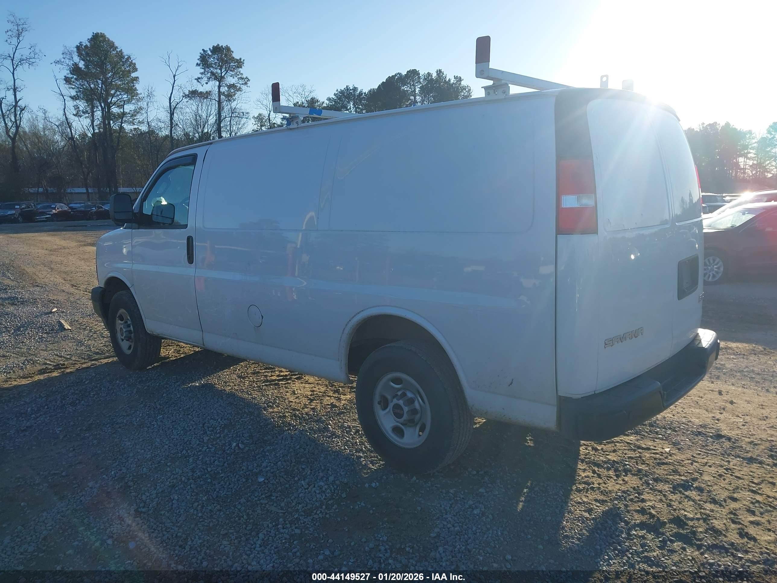 GMC SAVANA image 3