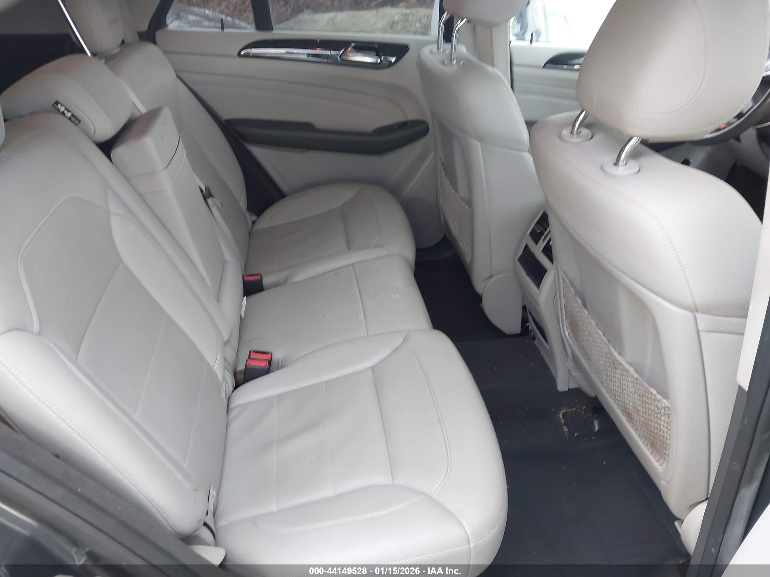 MERCEDES-BENZ ML image 8
