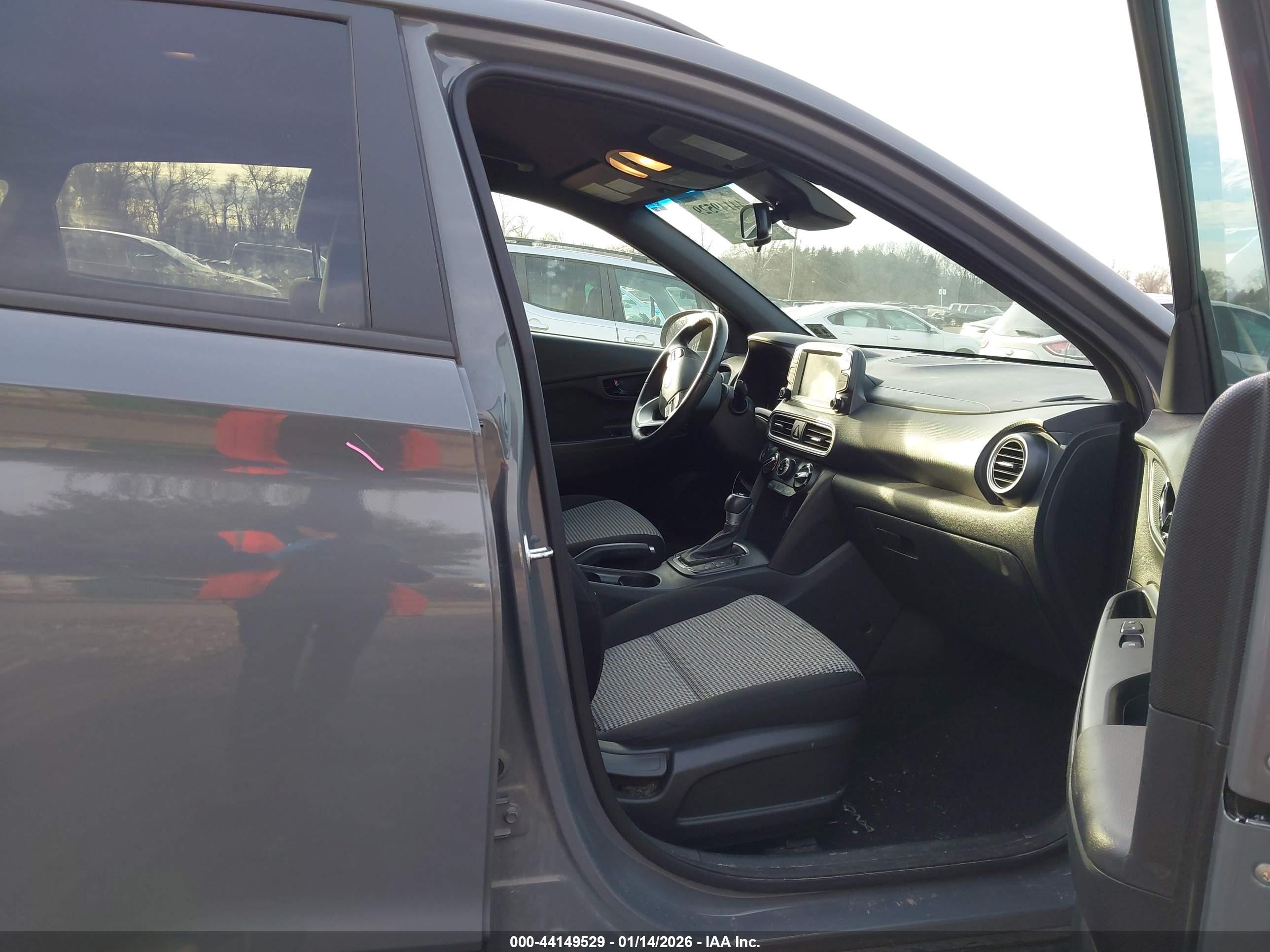 HYUNDAI KONA image 5