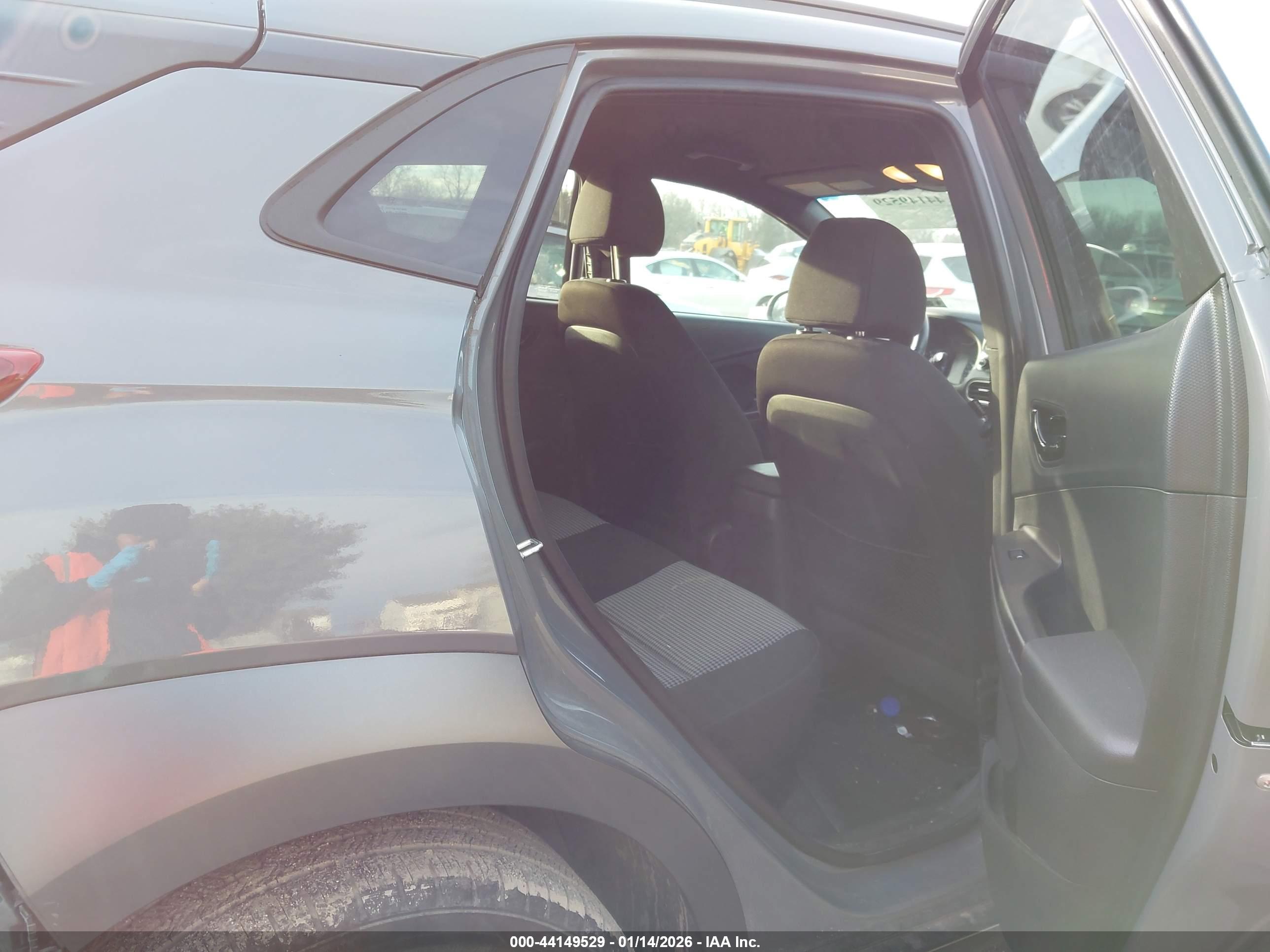 HYUNDAI KONA image 8