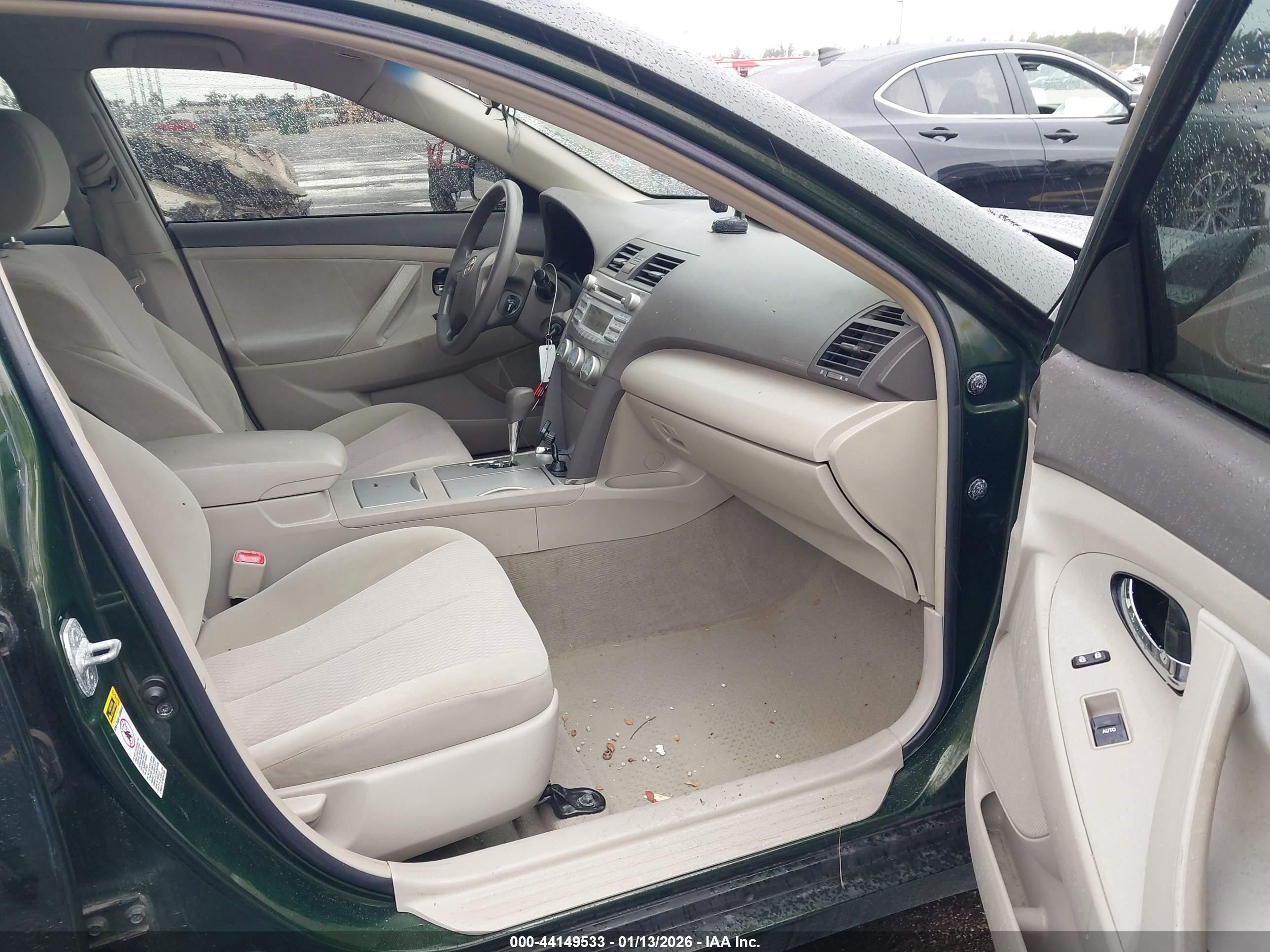 TOYOTA CAMRY image 5